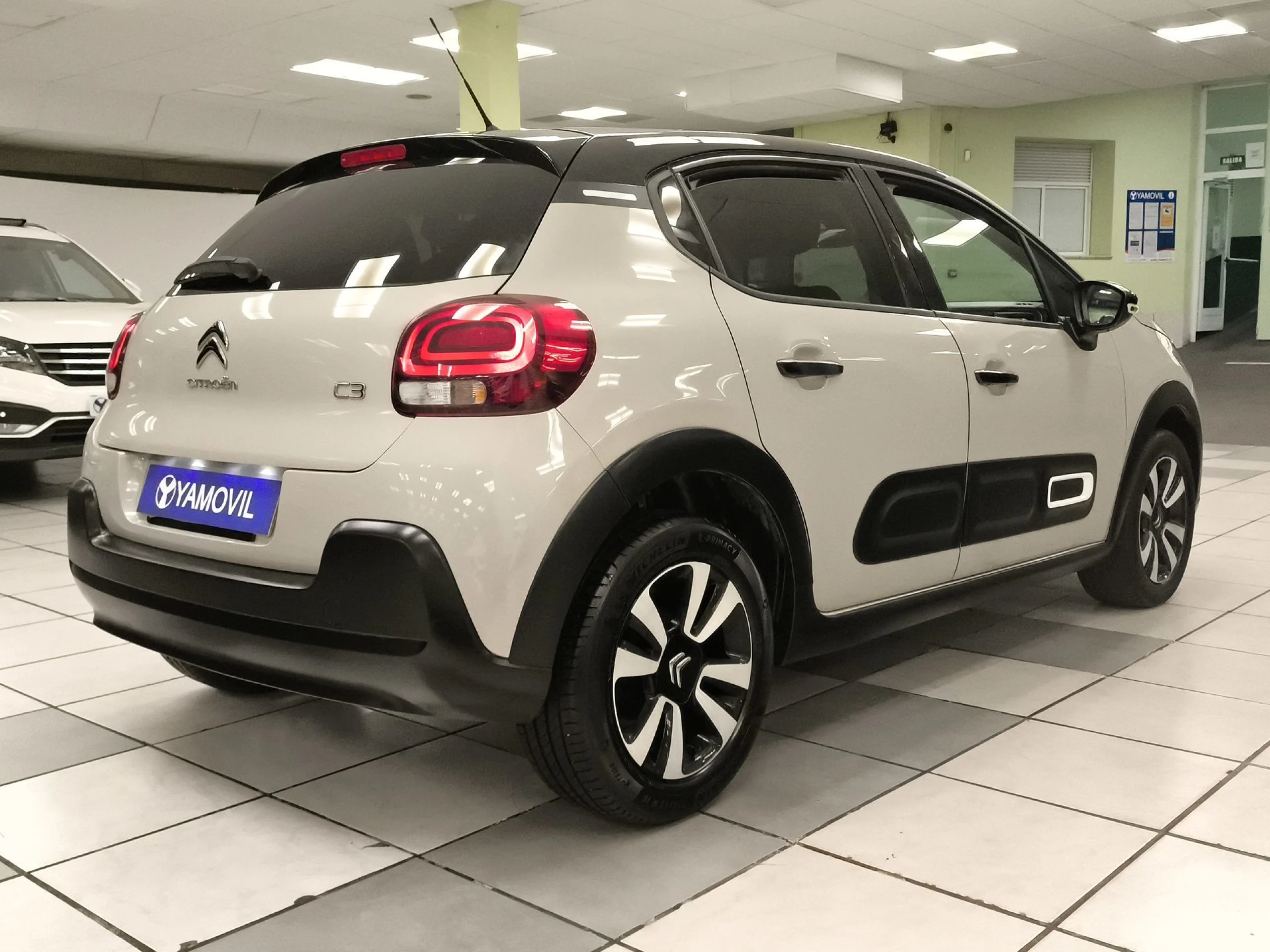 Citroen C3 PureTech 82 Shine 61 kW (83 CV) - Foto 2