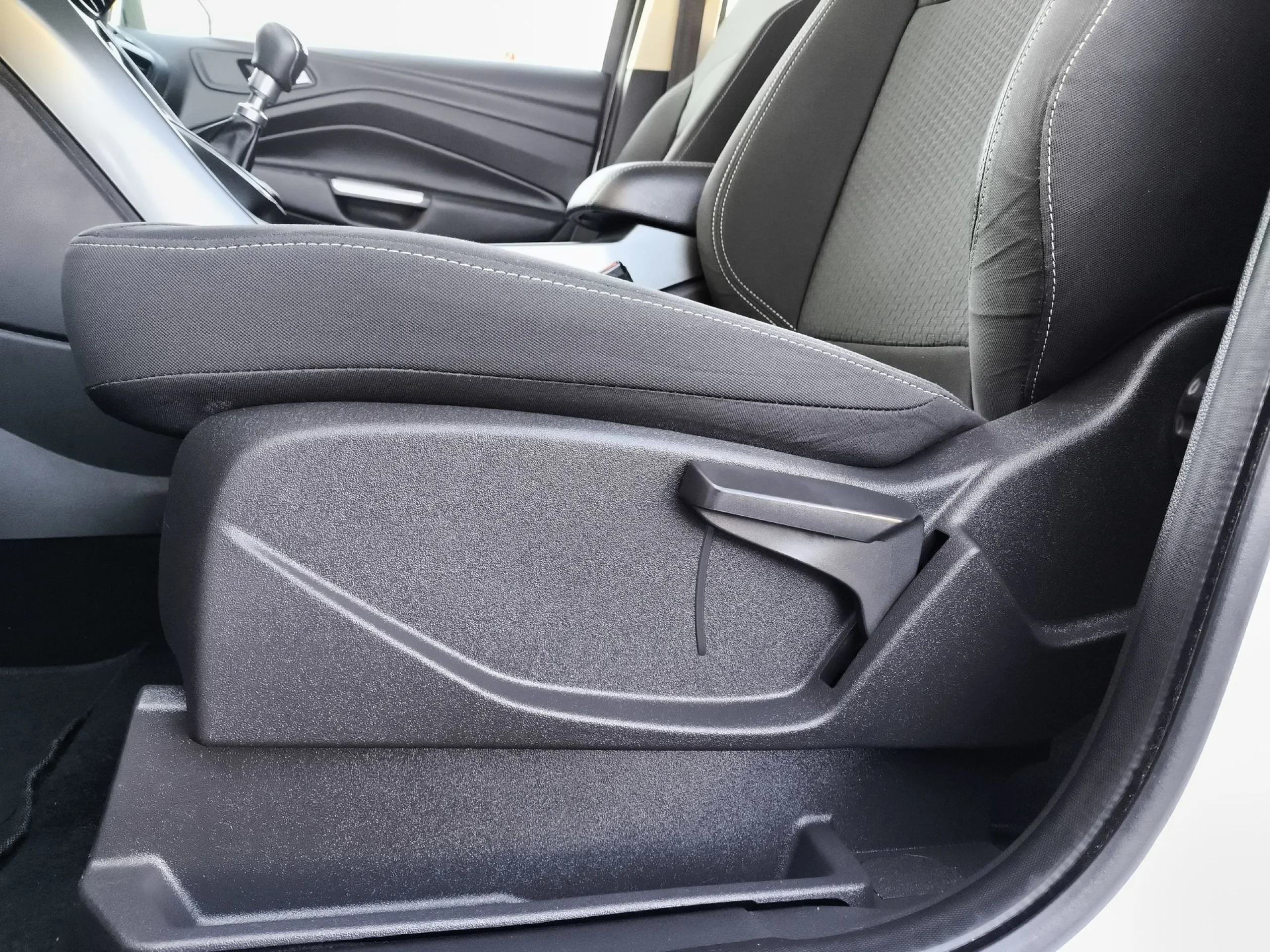 Ford Kuga 1.5 EcoBoost SANDS Trend+ 4x2 88 kW (120 CV) - Foto 9