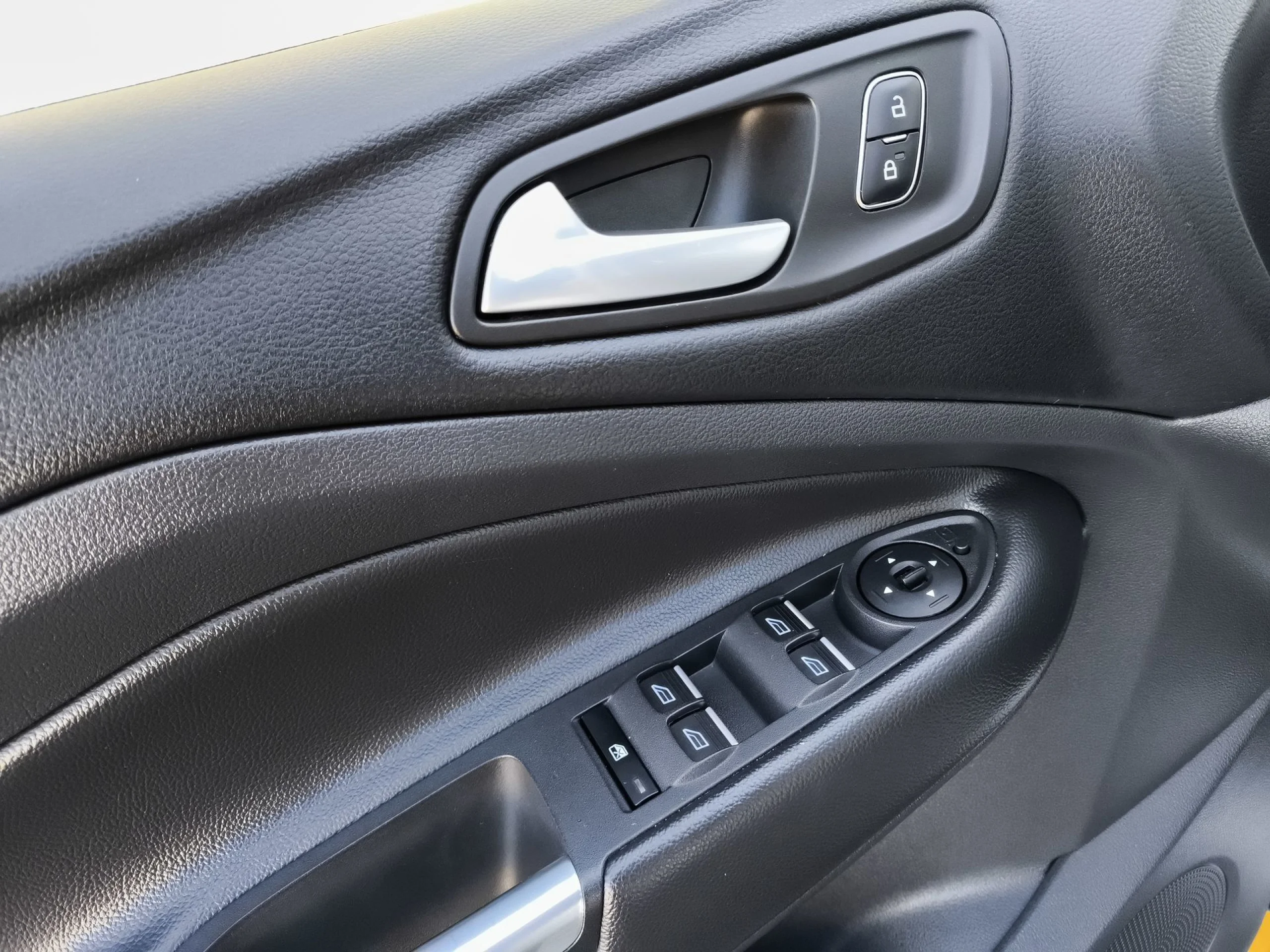 Ford Kuga 1.5 EcoBoost SANDS Trend+ 4x2 88 kW (120 CV) - Foto 10