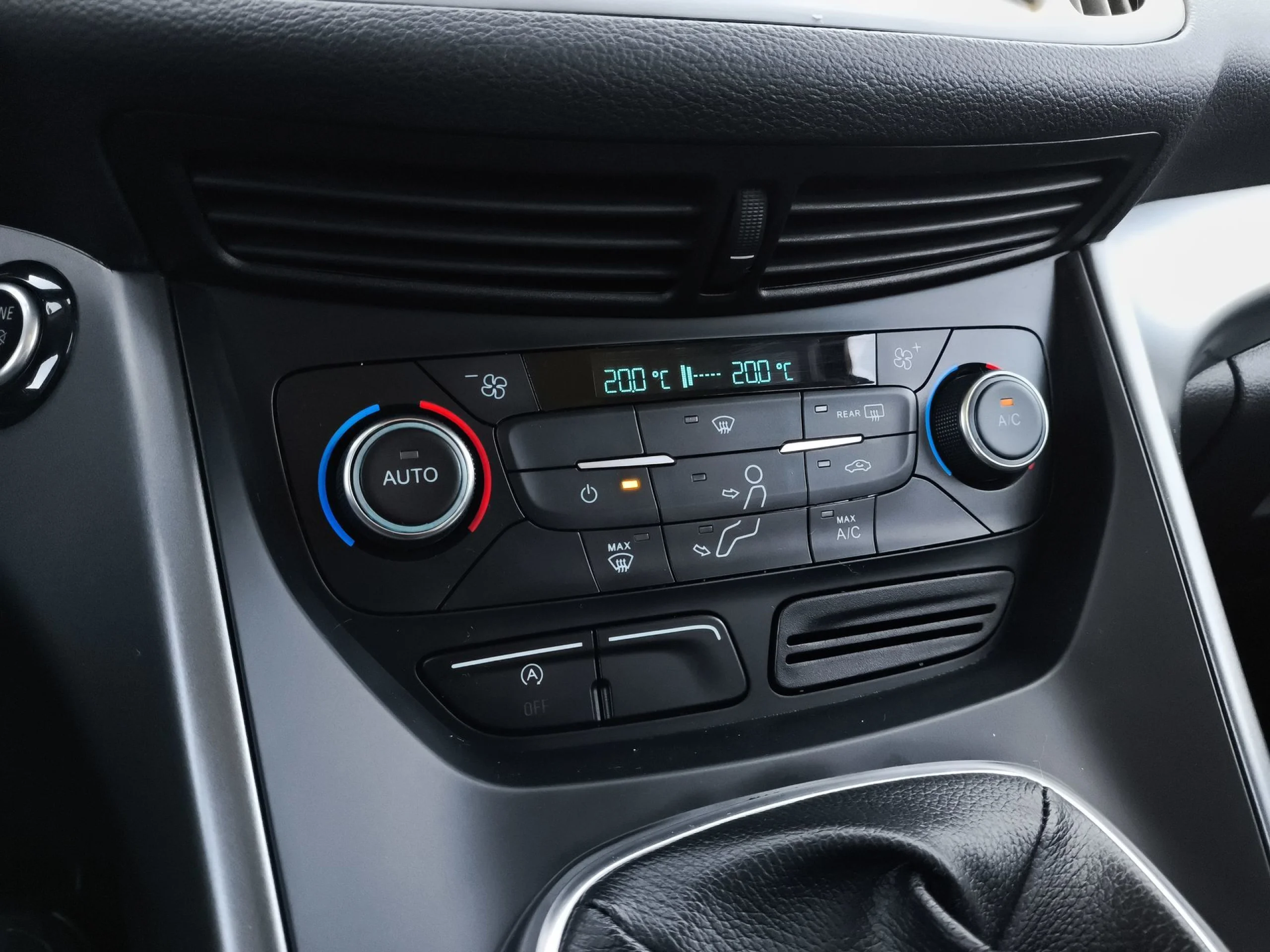 Ford Kuga 1.5 EcoBoost SANDS Trend+ 4x2 88 kW (120 CV) - Foto 18