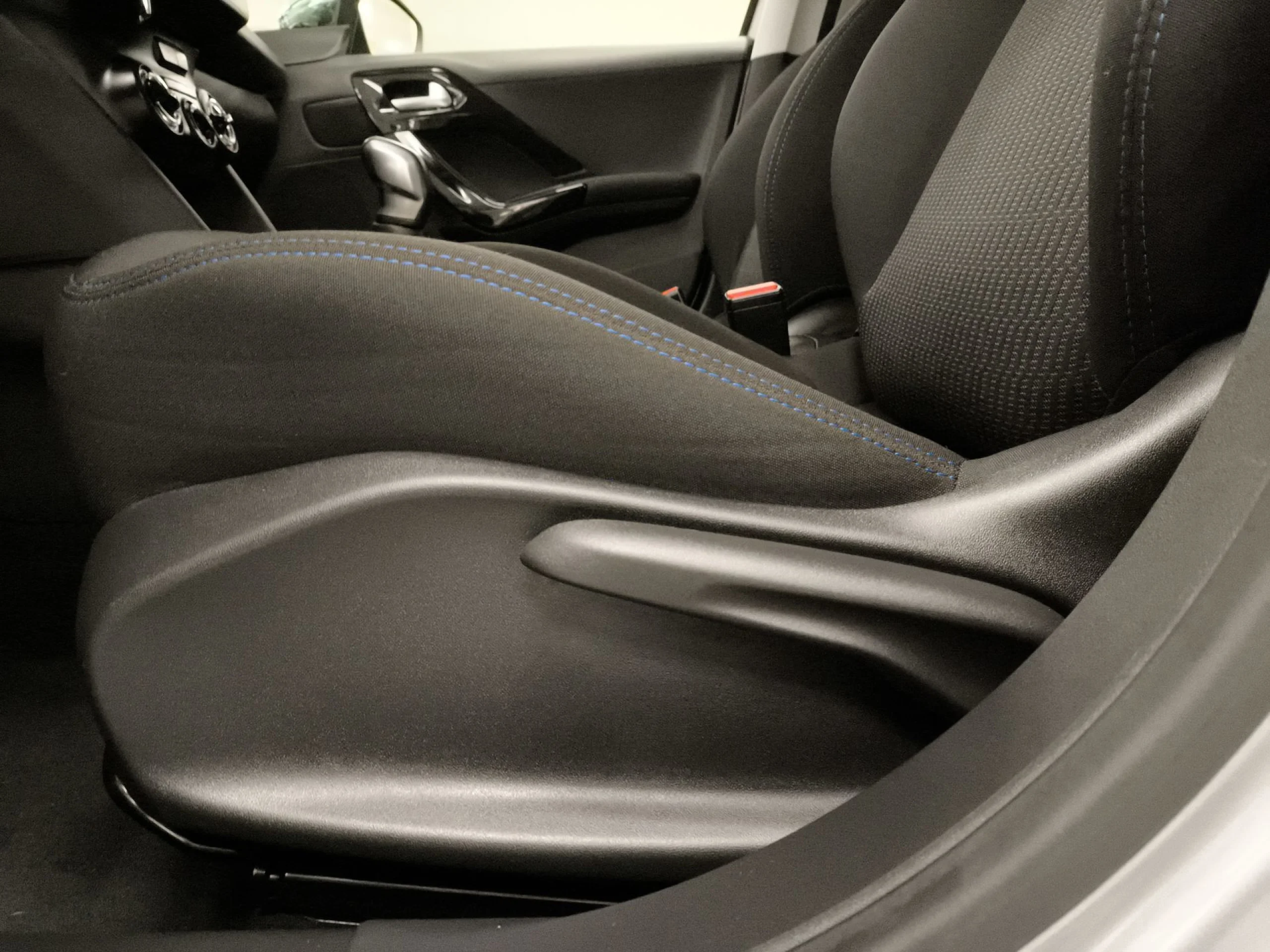 Peugeot 208 PureTech Signature 60 kW (82 CV) - Foto 9