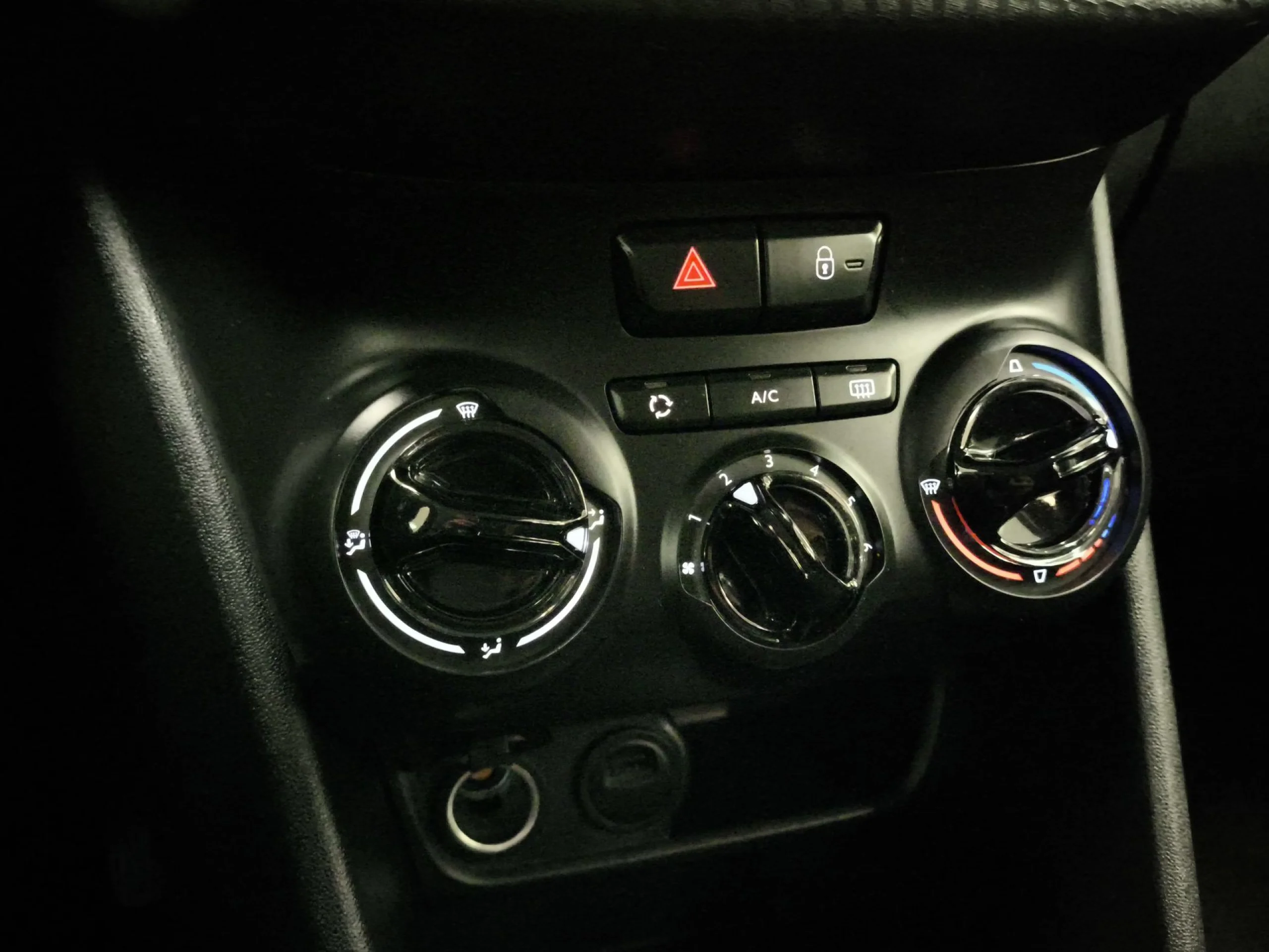 Peugeot 208 PureTech Signature 60 kW (82 CV) - Foto 14