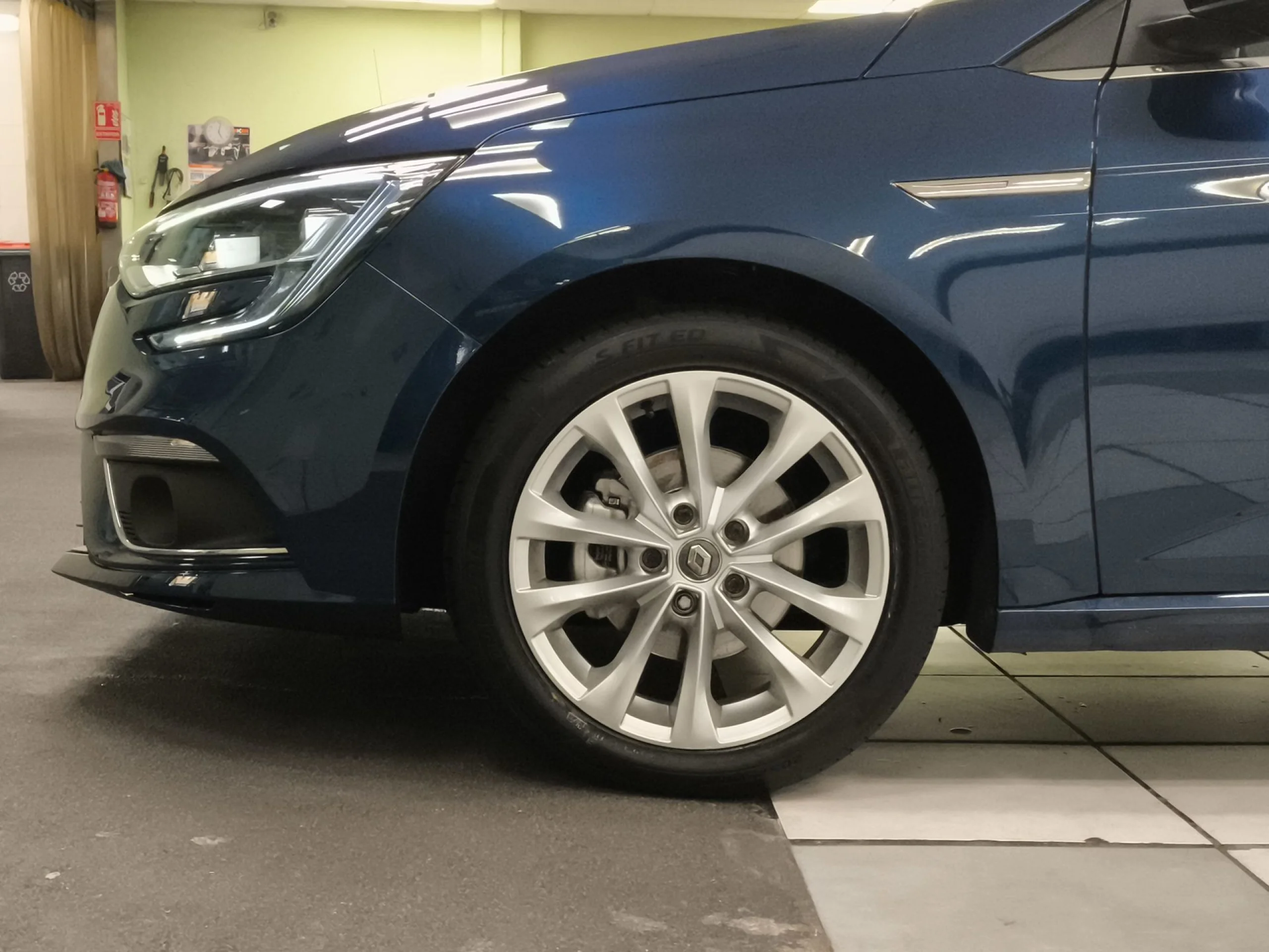 Renault Megane Zen TCe 103 kW (140 CV) GPF - Foto 7