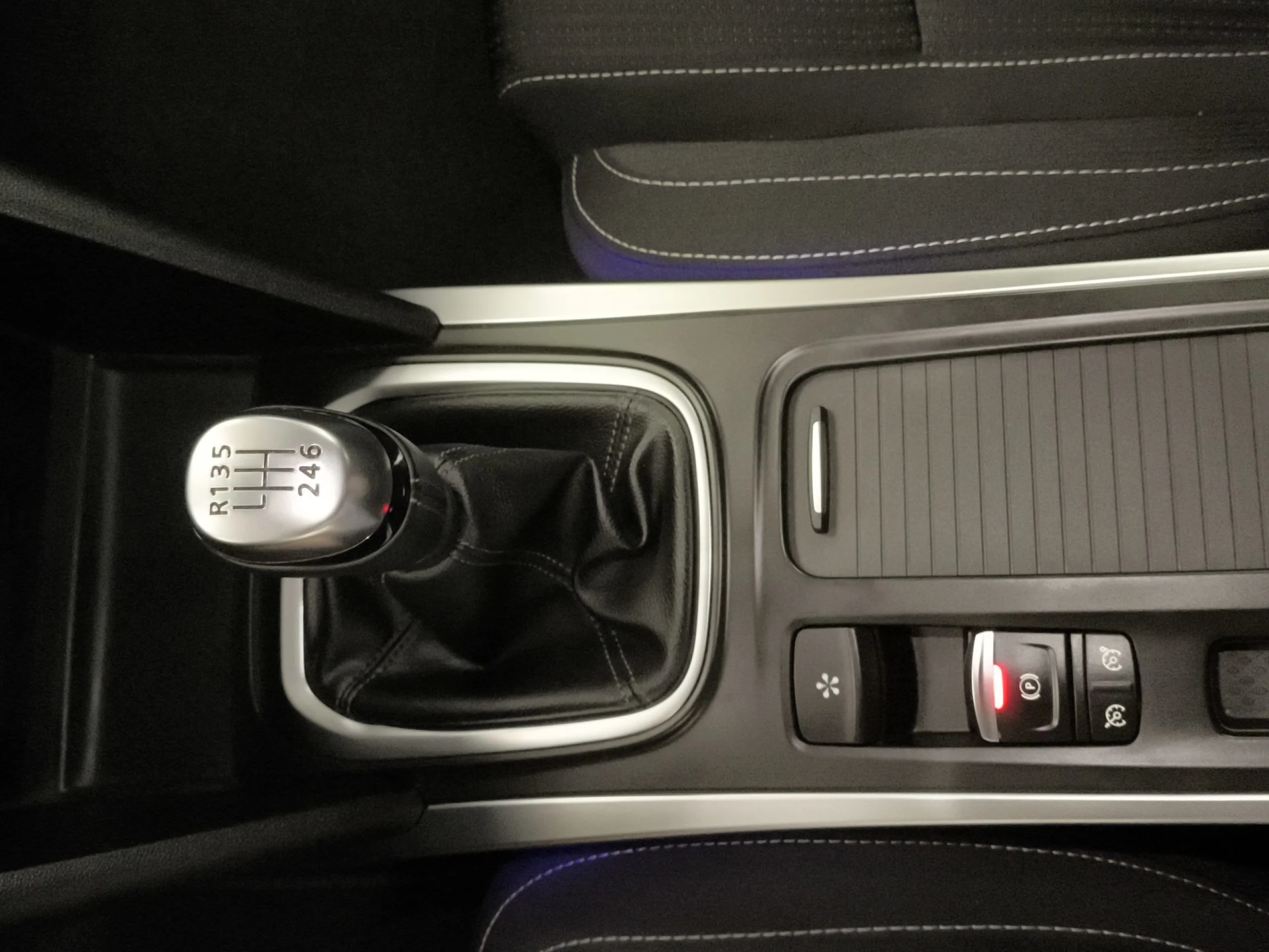 Renault Megane Zen TCe 103 kW (140 CV) GPF - Foto 17