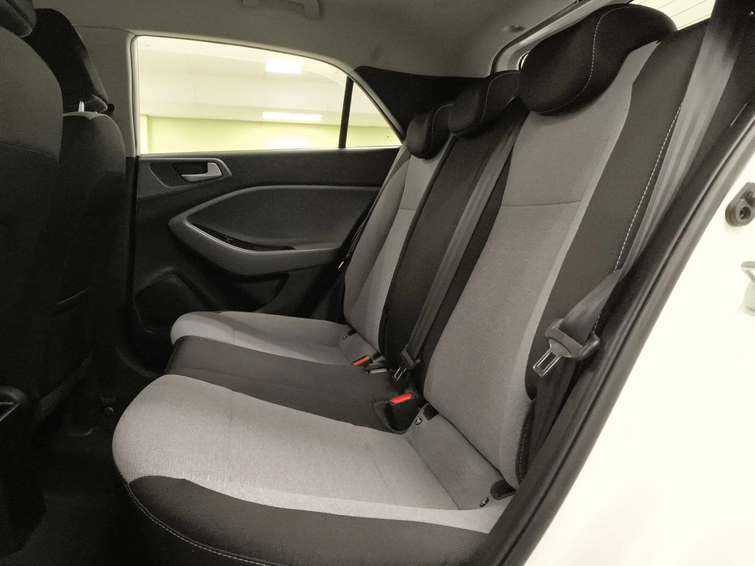 Hyundai I20 1.2 MPI Klass 62 kW (84 CV) - Foto 17