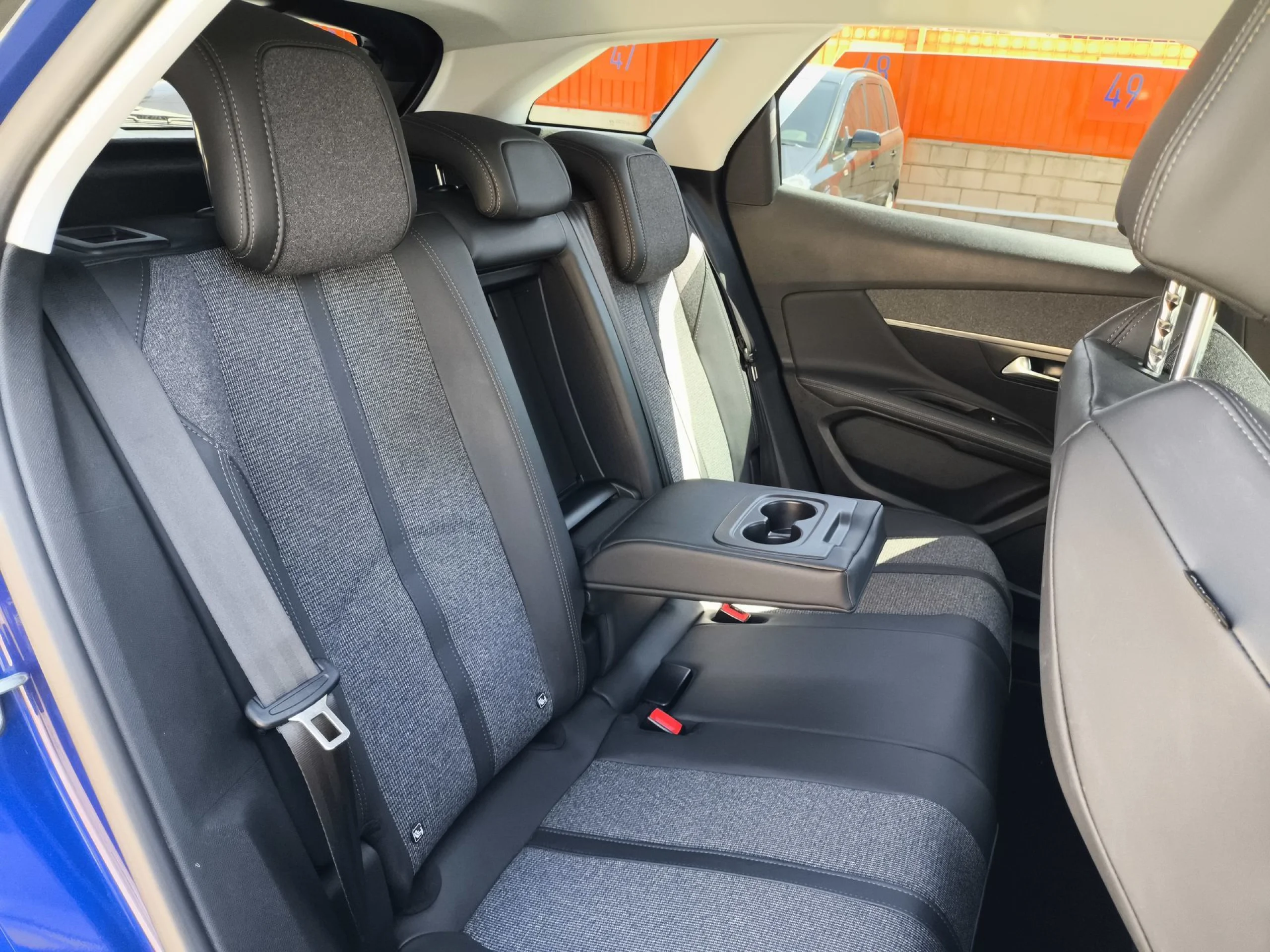 Peugeot 3008 SUV PureTech 130 Allure EAT8 96 kW (130 CV) - Foto 19
