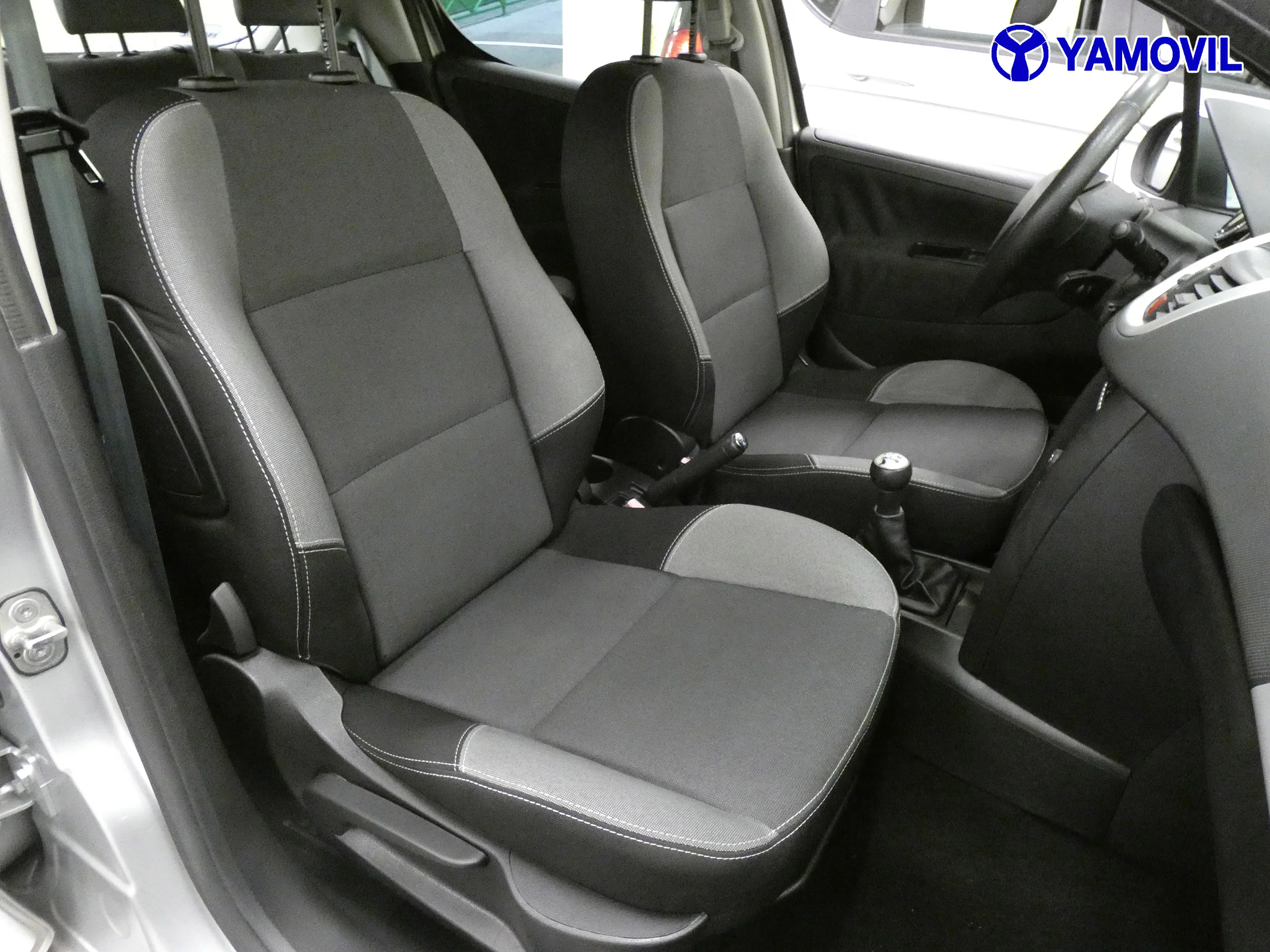 Peugeot 207 1.4 HDi ENVY 5P - Foto 22