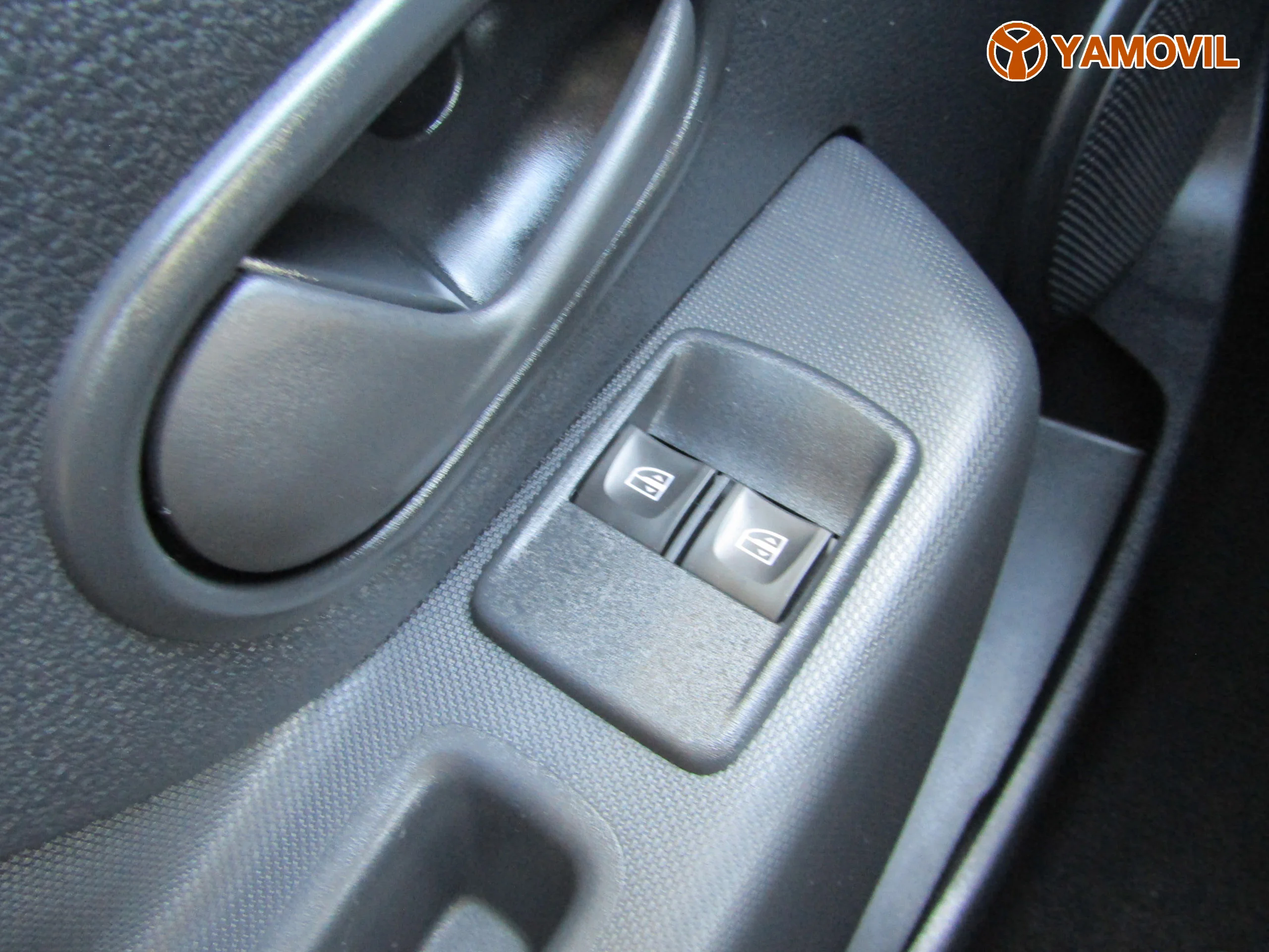 Dacia Sandero 1.0 ESSENTIAL 75 - Foto 26