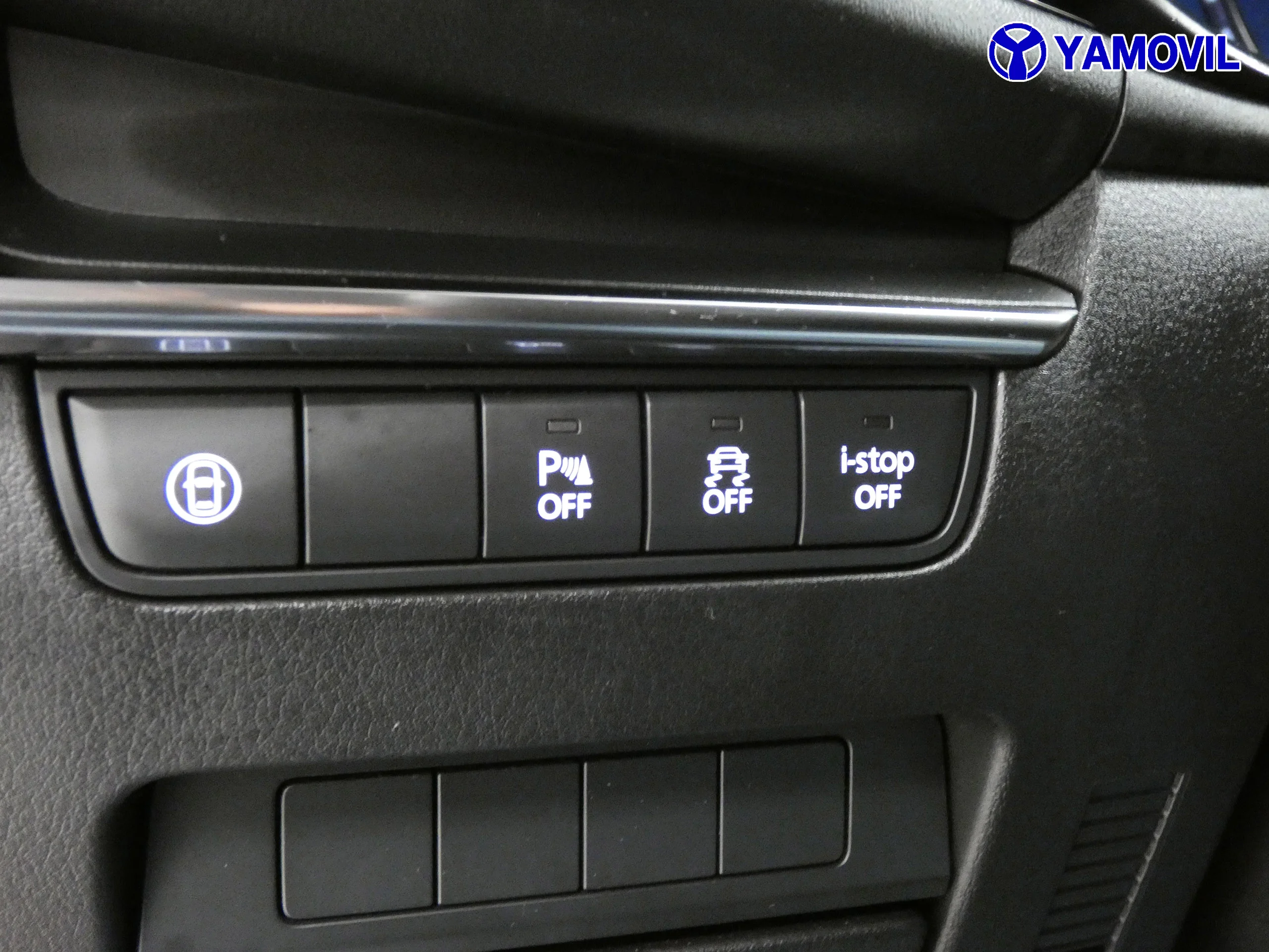 Mazda 3 2.0 SKY ACTIV ZENITH SAFETY BLACK 5P - Foto 29