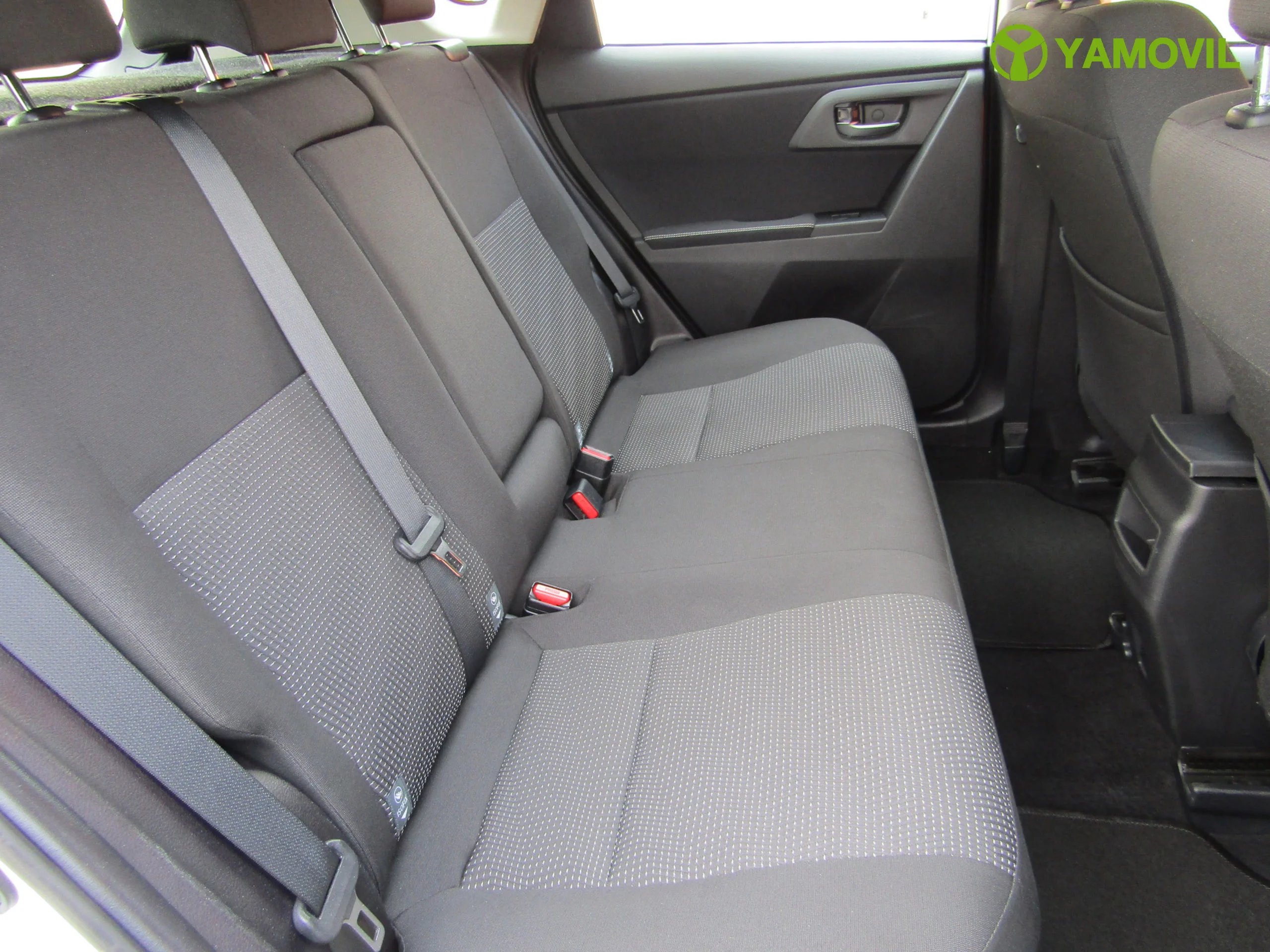 Toyota Auris 1.8H ACTIVE 5P - Foto 19