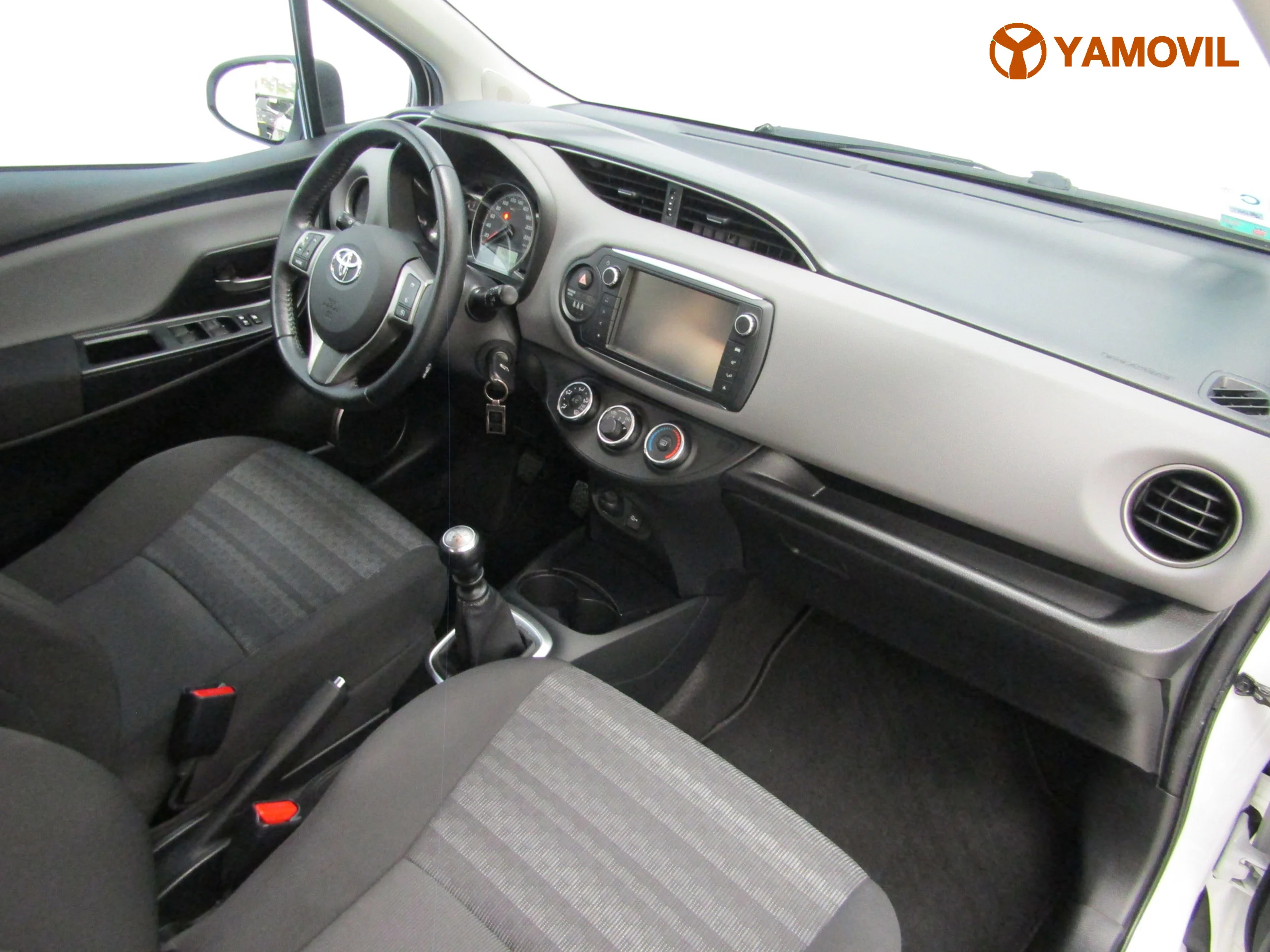 Toyota Yaris 1.3 ACTIVE - Foto 14