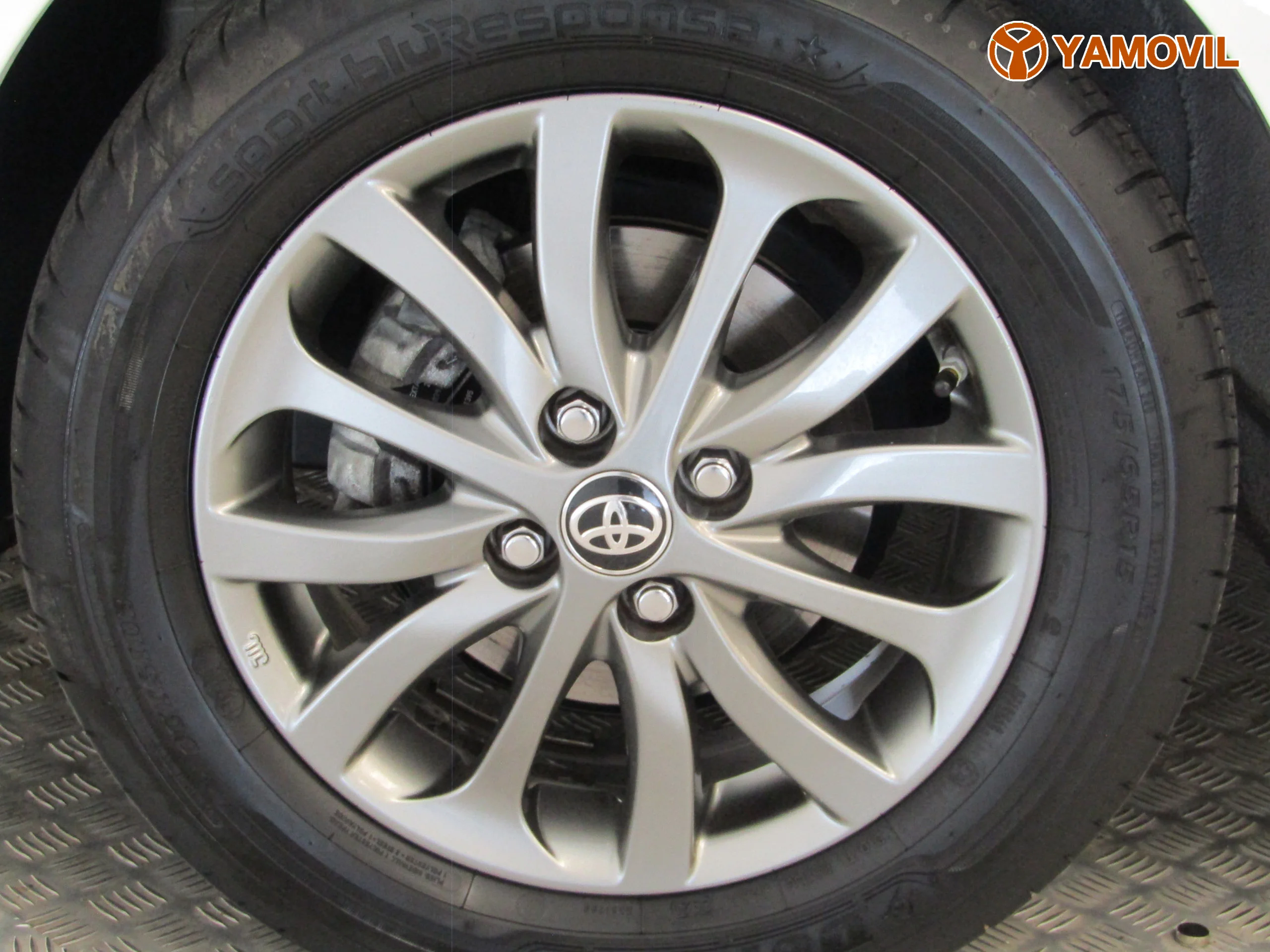 Toyota Yaris 1.3 ACTIVE - Foto 10