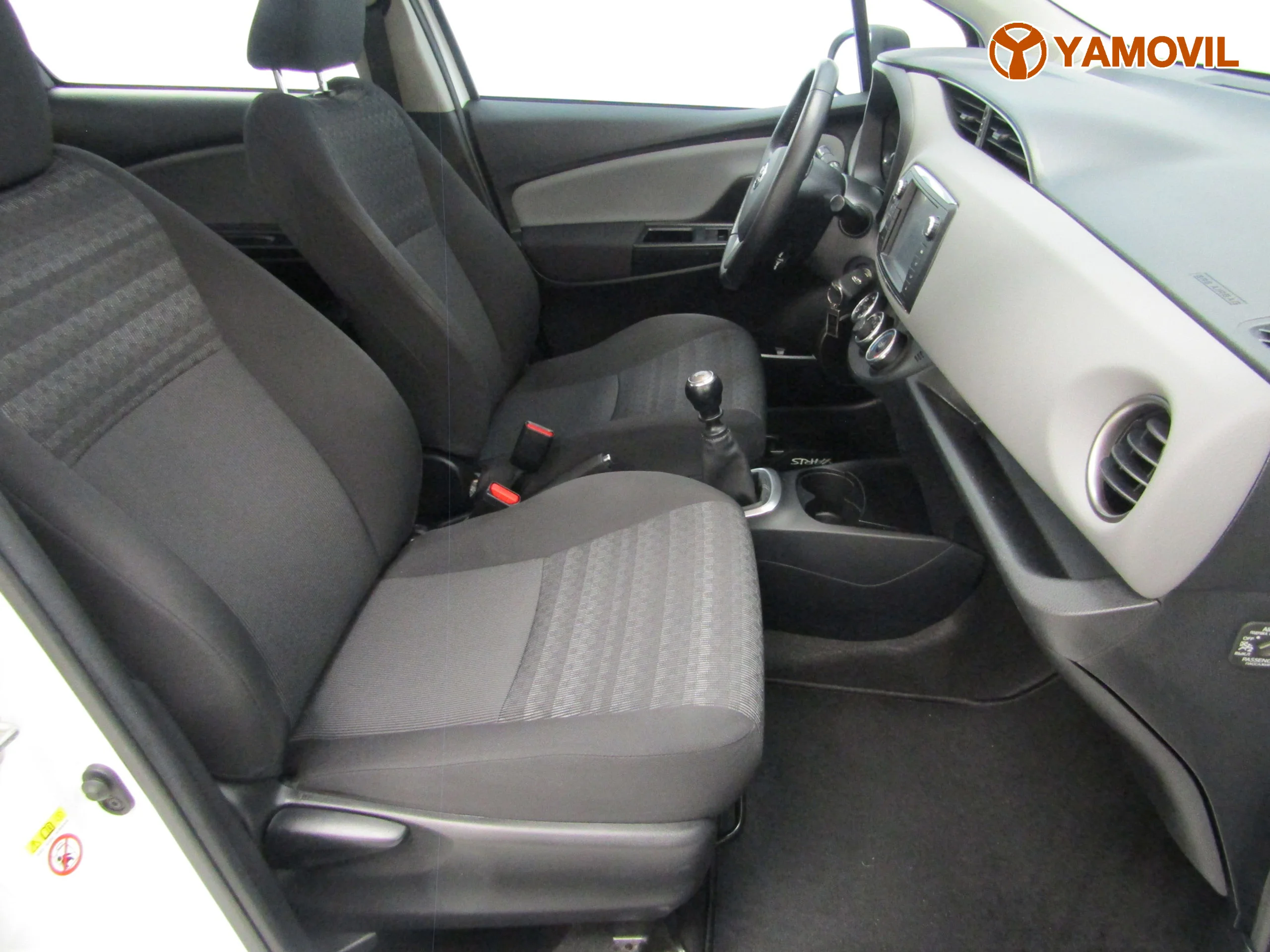 Toyota Yaris 1.3 ACTIVE - Foto 13
