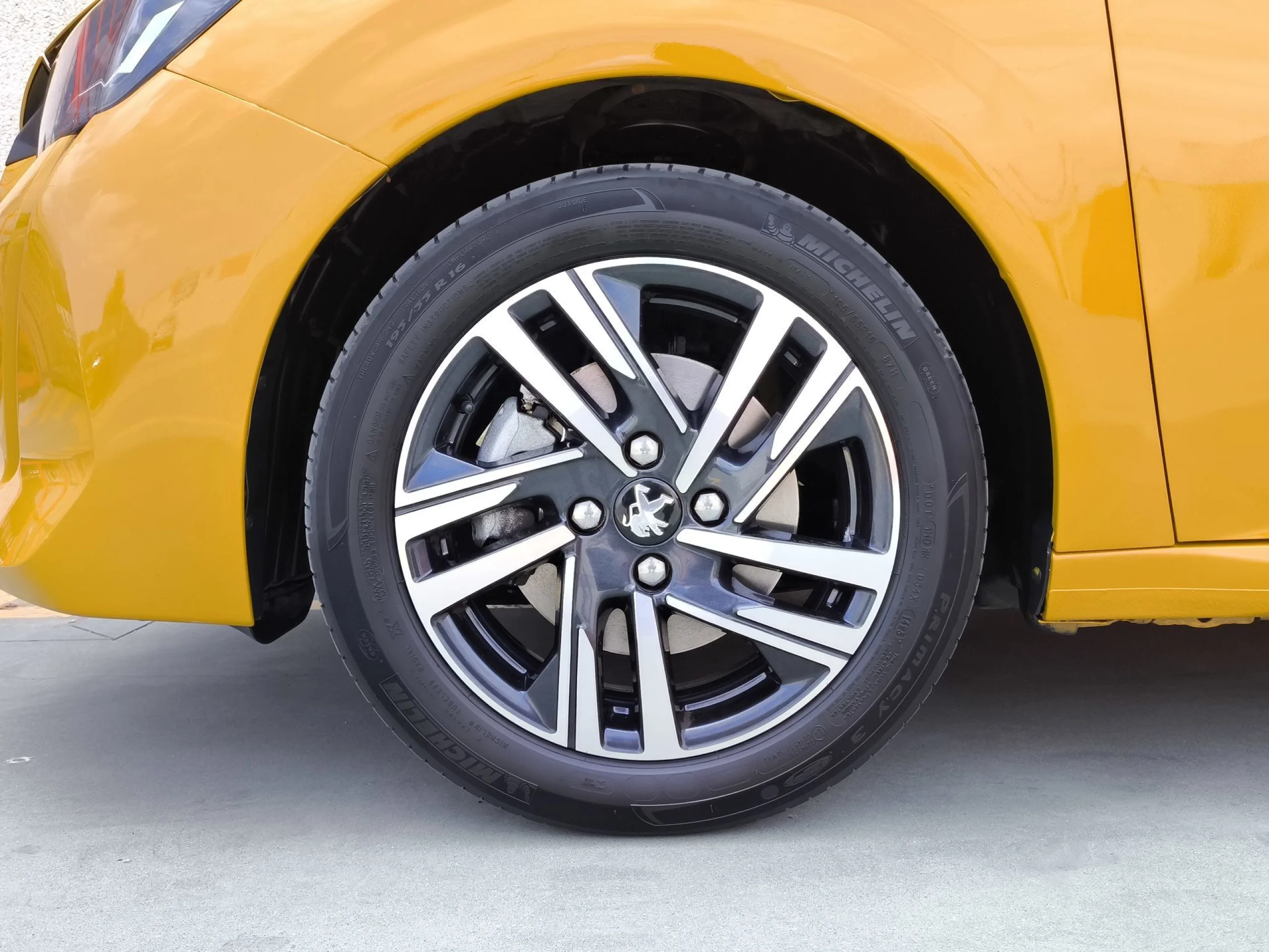 Peugeot 208 PureTech 100 Allure Pack 75 kW (100 CV) - Foto 7