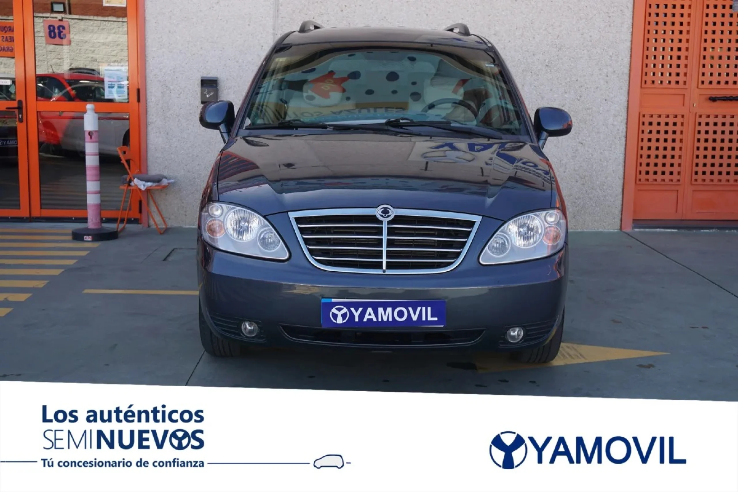 SsangYong Rodius 270 Xdi Premium 121 kW (165 CV) - Foto 2