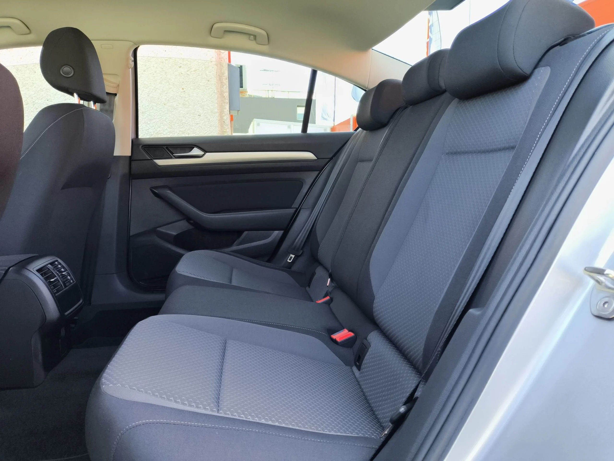 Volkswagen Passat Business 2.0 TDI 110 kW (150 CV) - Foto 17