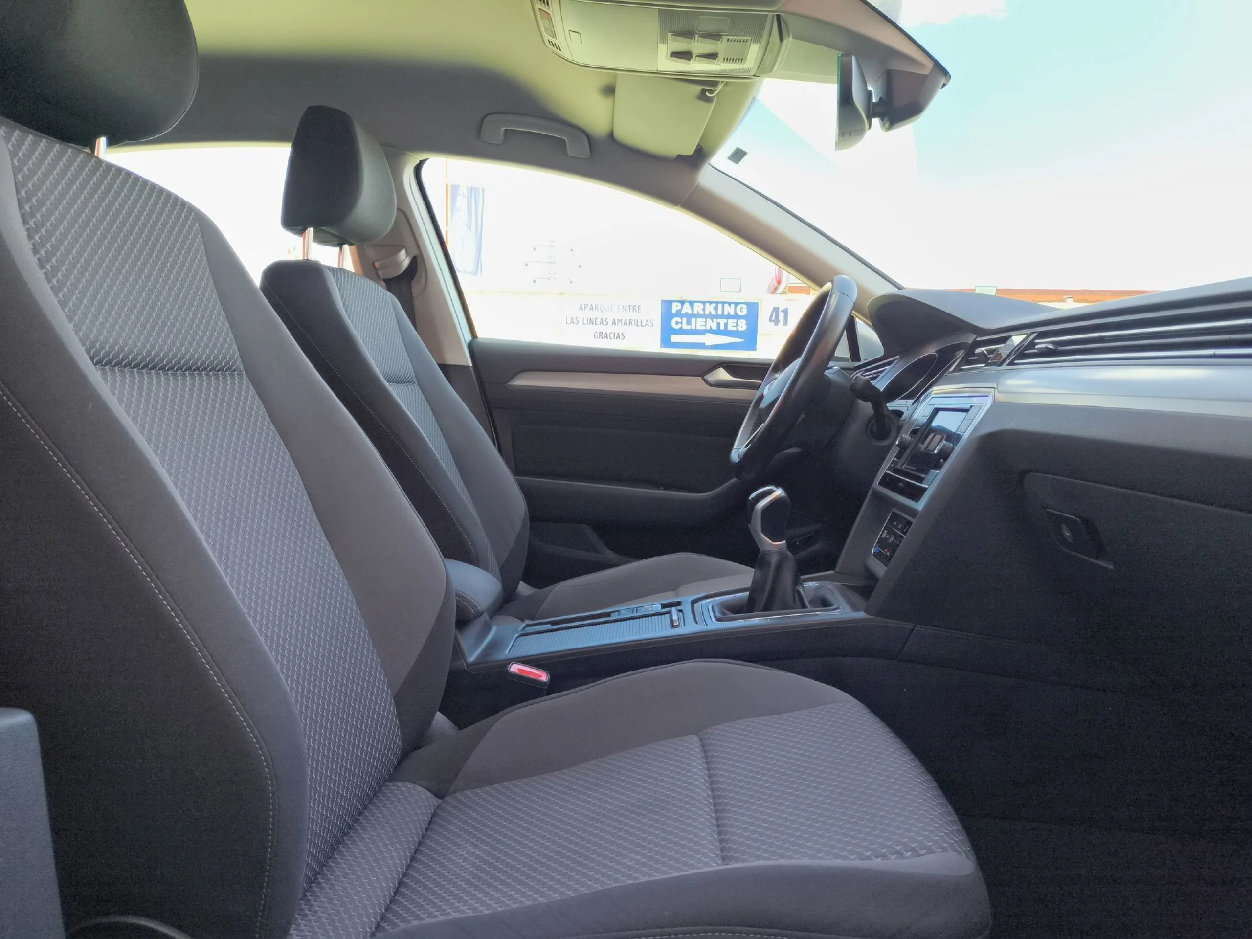 Volkswagen Passat Business 2.0 TDI 110 kW (150 CV) - Foto 19