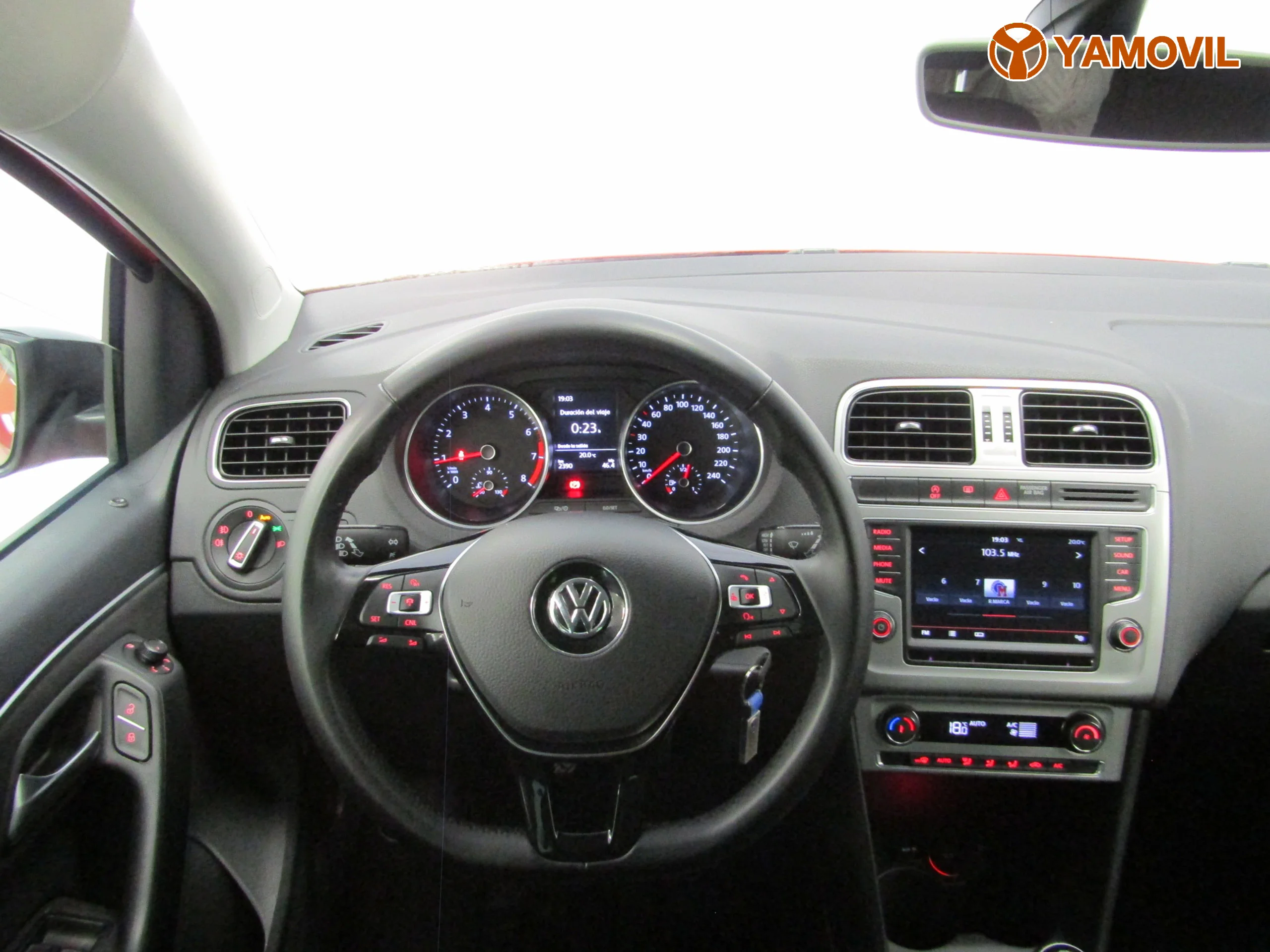 Volkswagen Polo 1.2 TSI SPORT - Foto 13