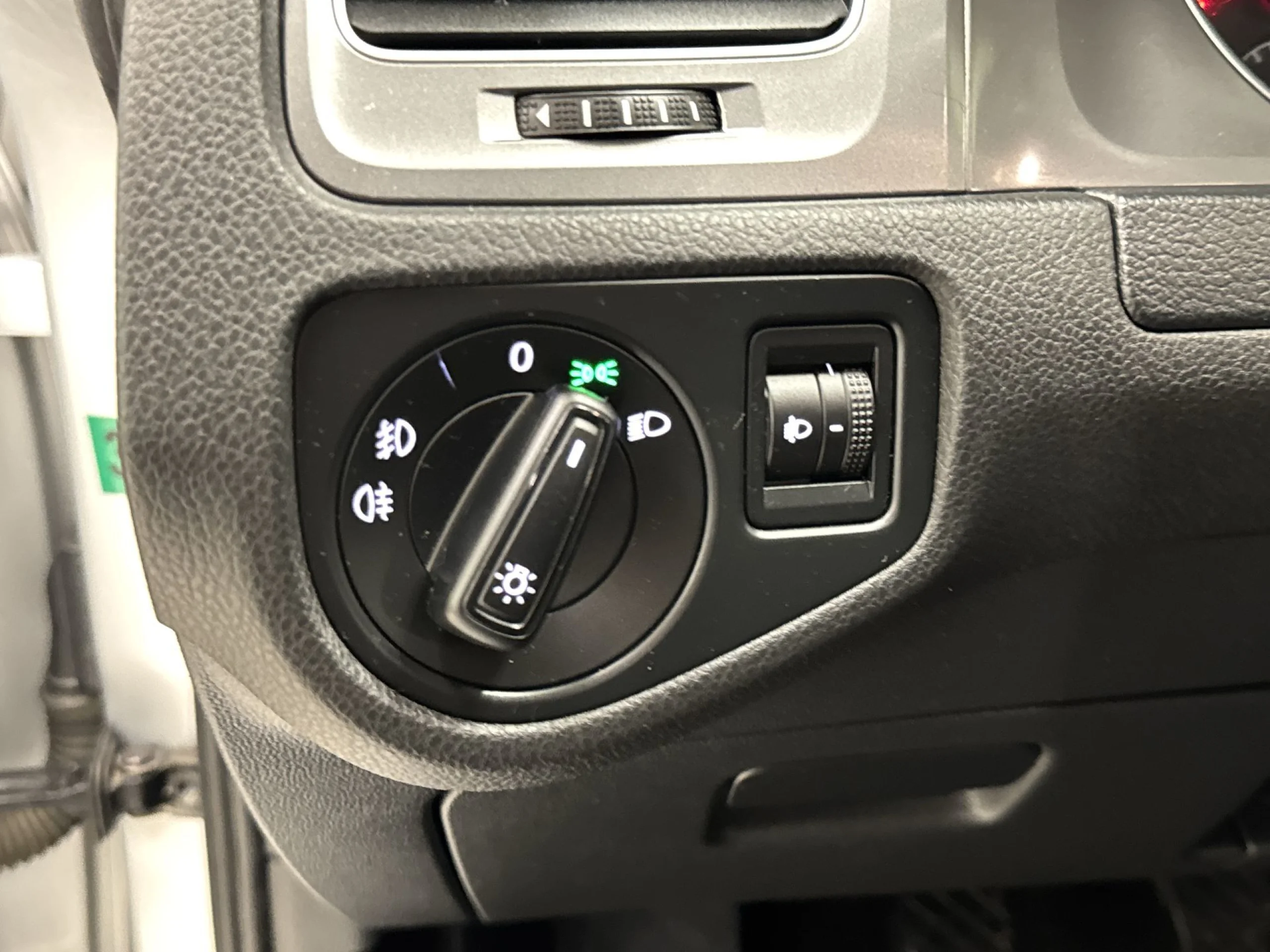 Volkswagen Golf Business 1.6 TDI BMT 81 kW (110 CV) - Foto 12