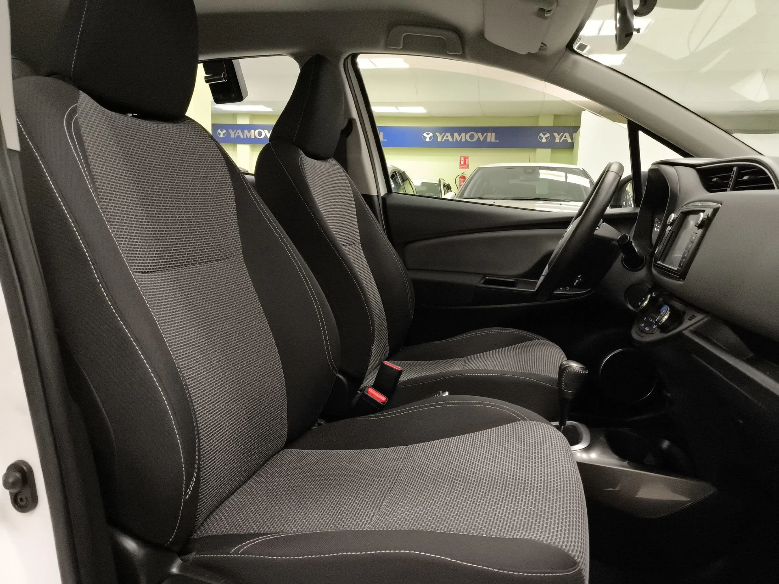 Toyota Yaris 1.5 Hybrid Active 74 kW (100 CV) - Foto 20
