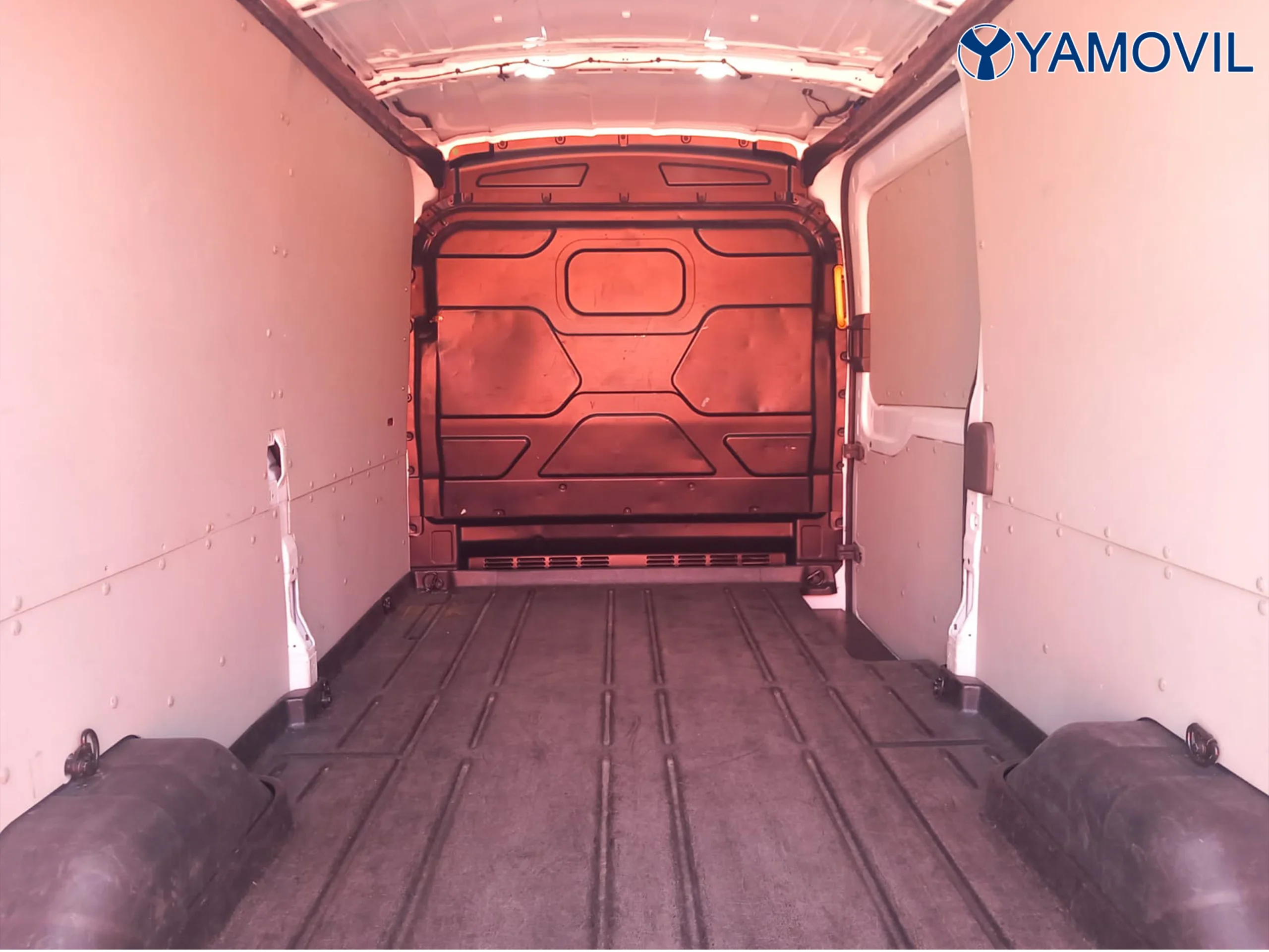 Ford Transit Furgon 350 BEV L3 RWD 135 kW (184 CV) - Foto 7