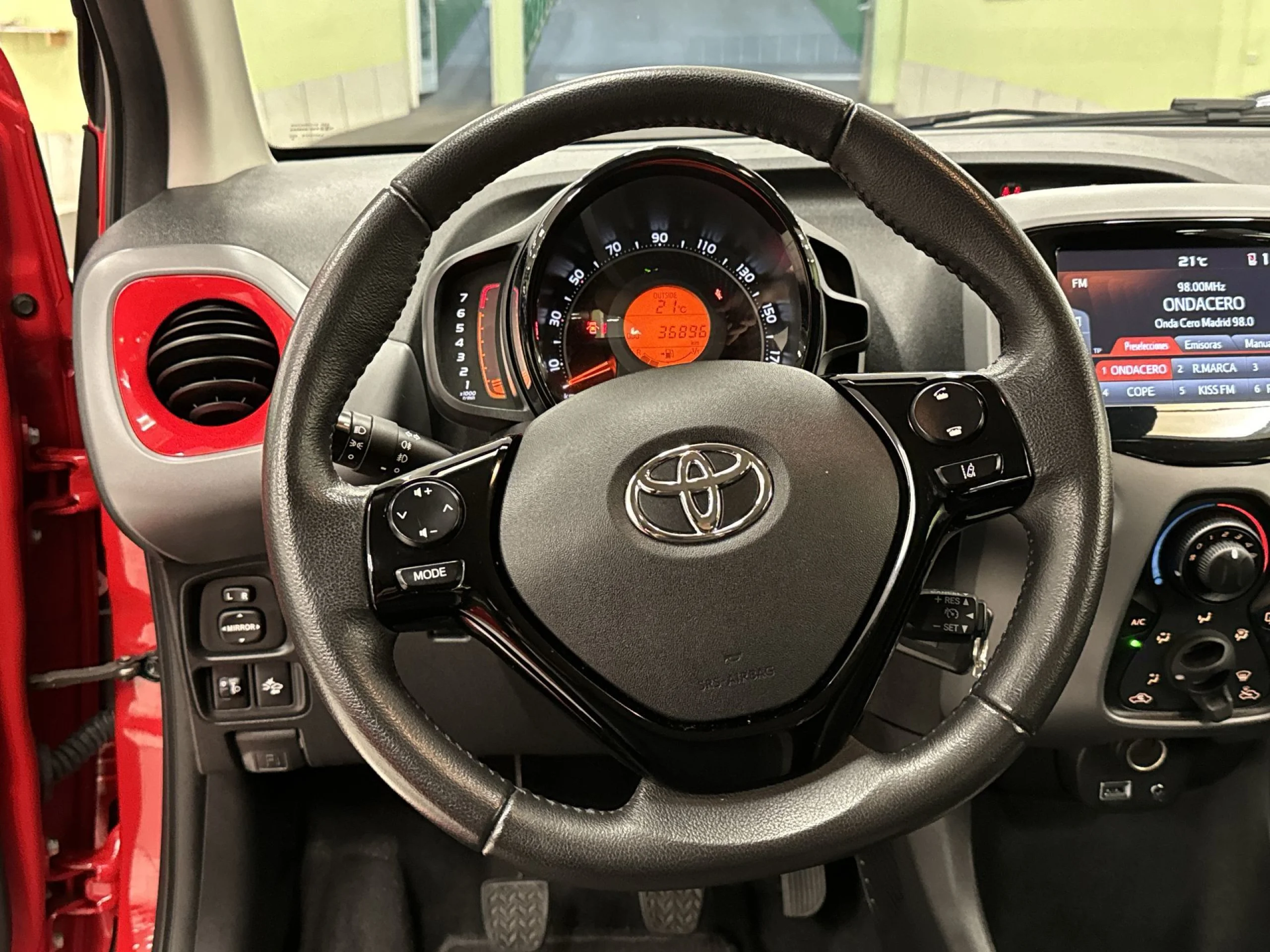 Toyota Aygo 1.0 70 x-play 53 kW (72 CV) - Foto 10