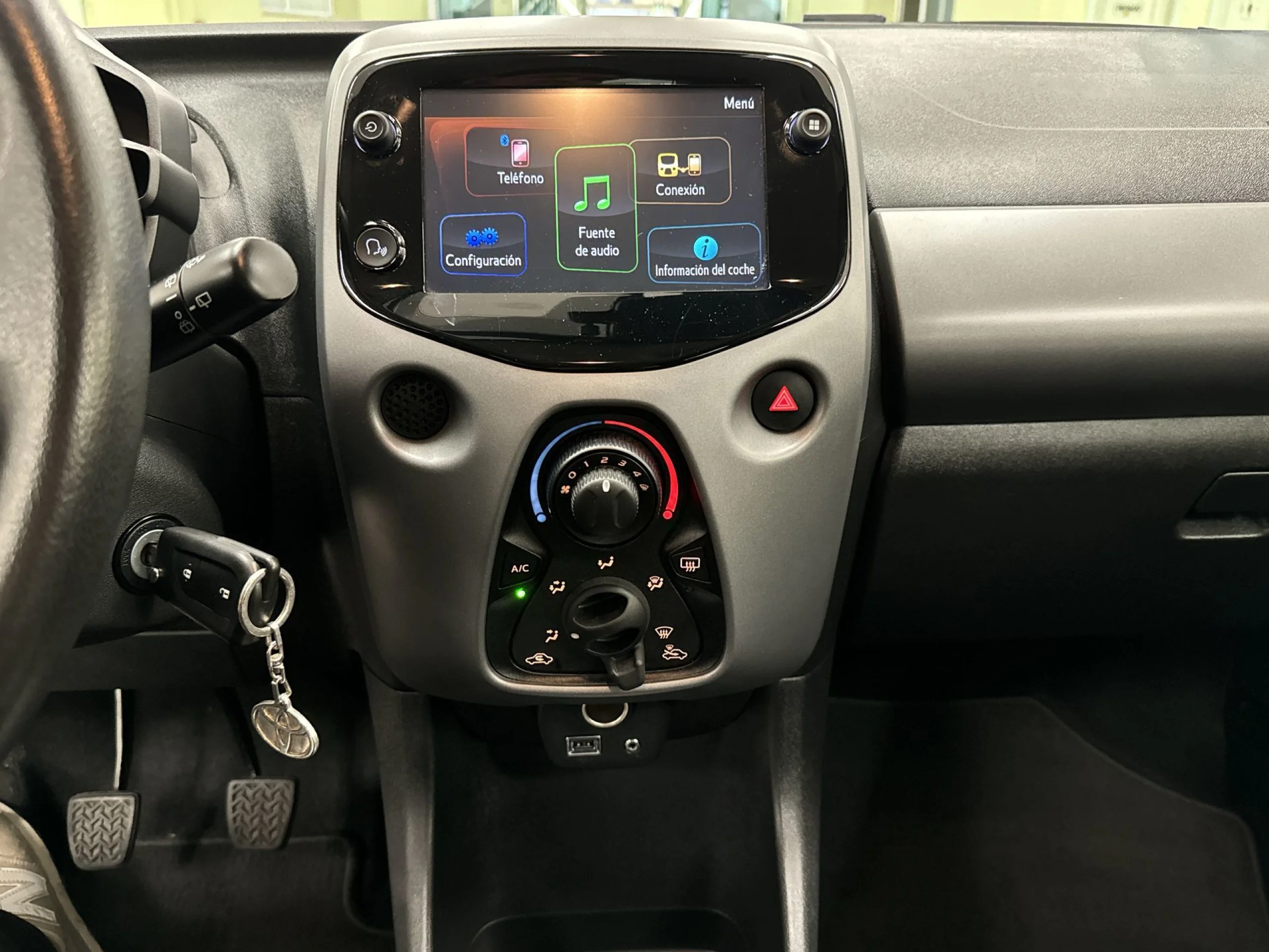 Toyota Aygo 1.0 70 x-play 53 kW (72 CV) - Foto 16