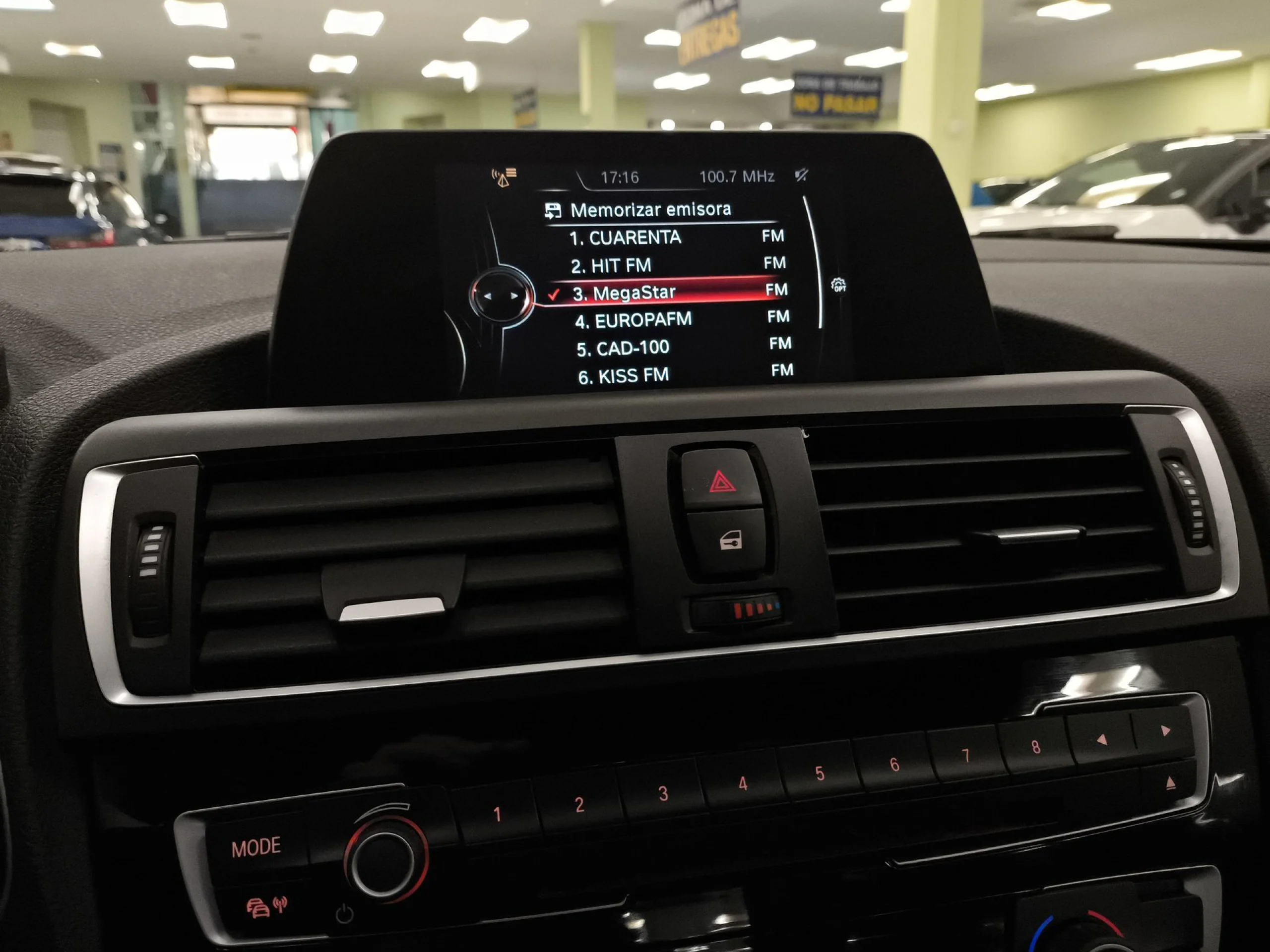 BMW Serie 2 220i Coupe 135 kW (184 CV) - Foto 13