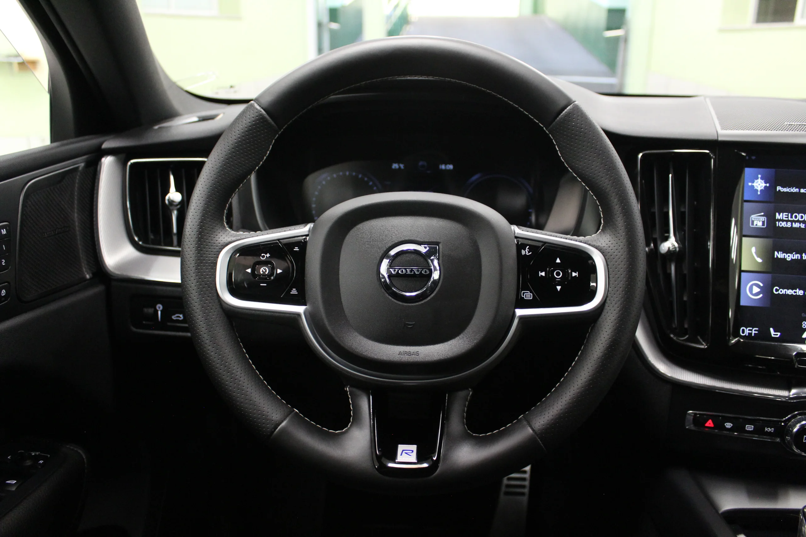 Volvo Xc60 T8 R-Design AWD Auto 287 kW (390 CV) - Foto 17