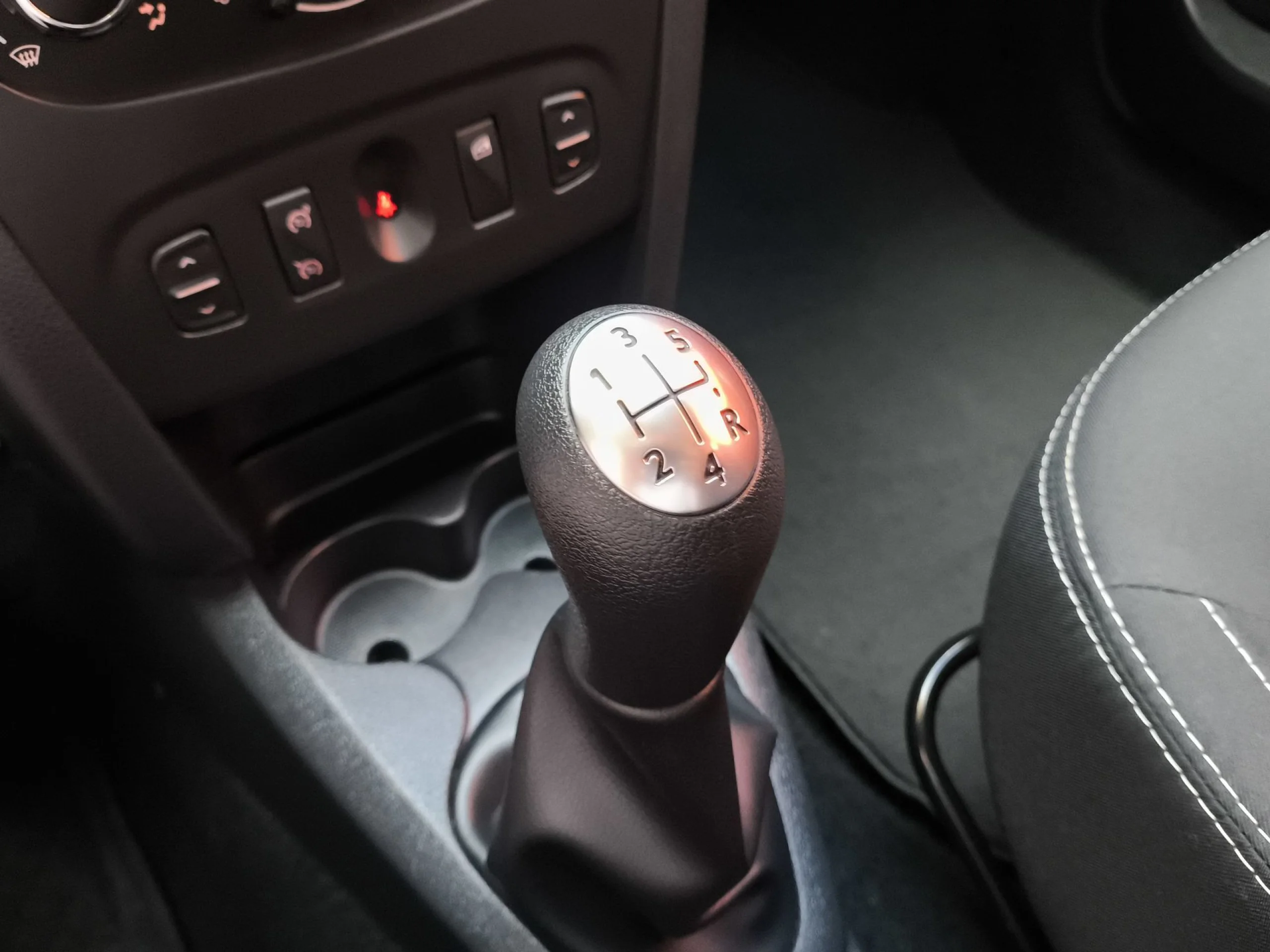 Dacia Sandero Laureate 1.2 55 kW (75 CV) - Foto 21