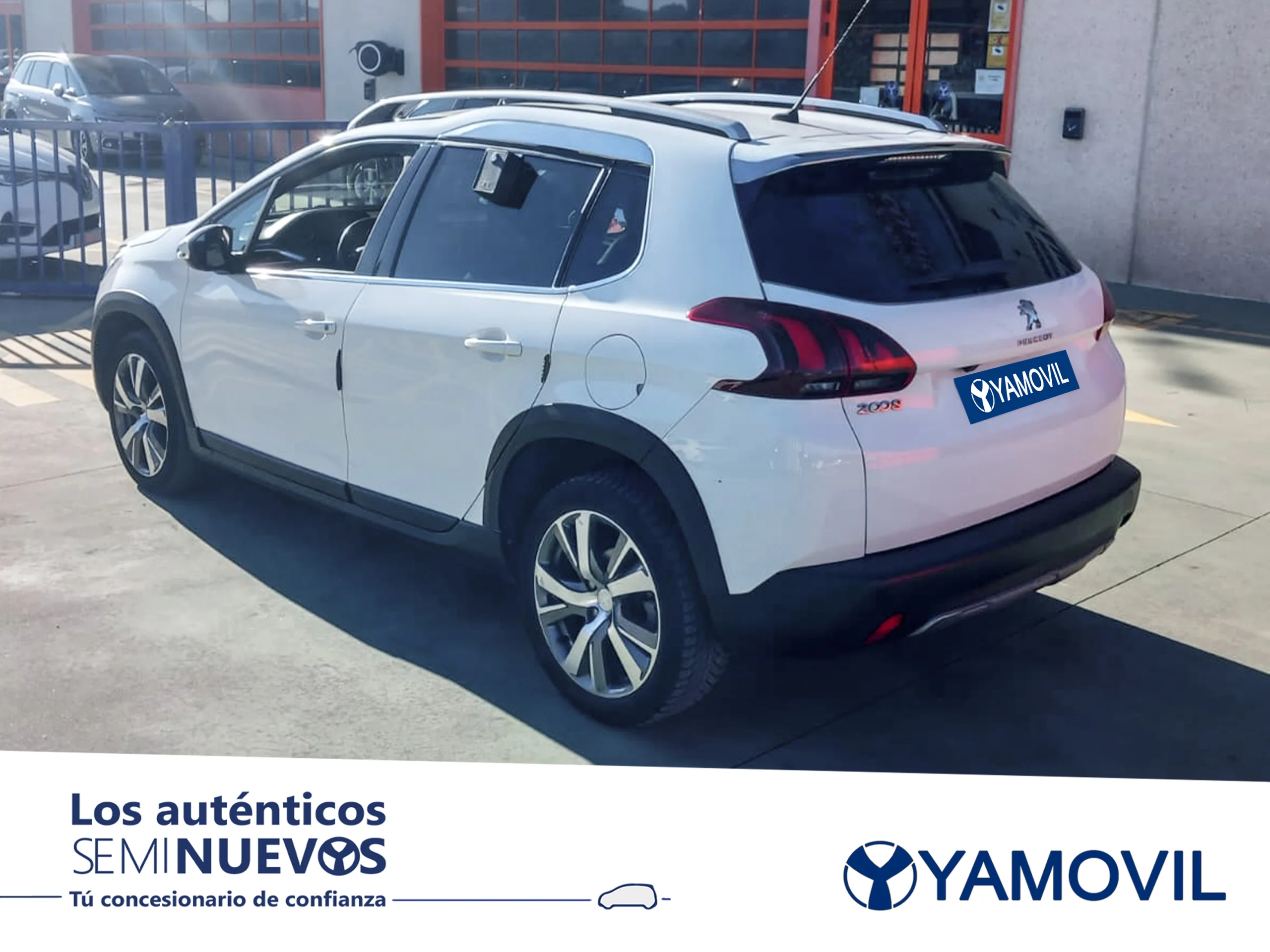 Peugeot 2008 PureTech 110 SANDS Allure EAT6 81 kW (110 CV) - Foto 4