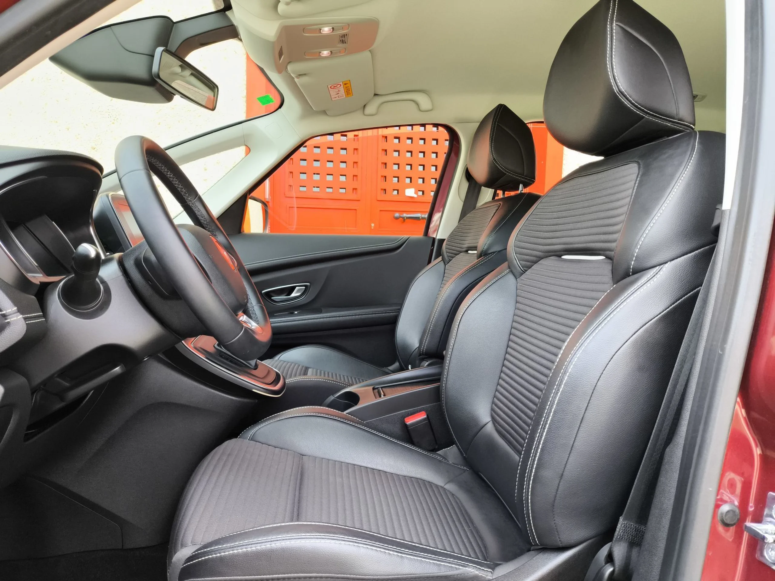 Renault Scenic Zen TCe 103 kW (140 CV) GPF EDC - Foto 8