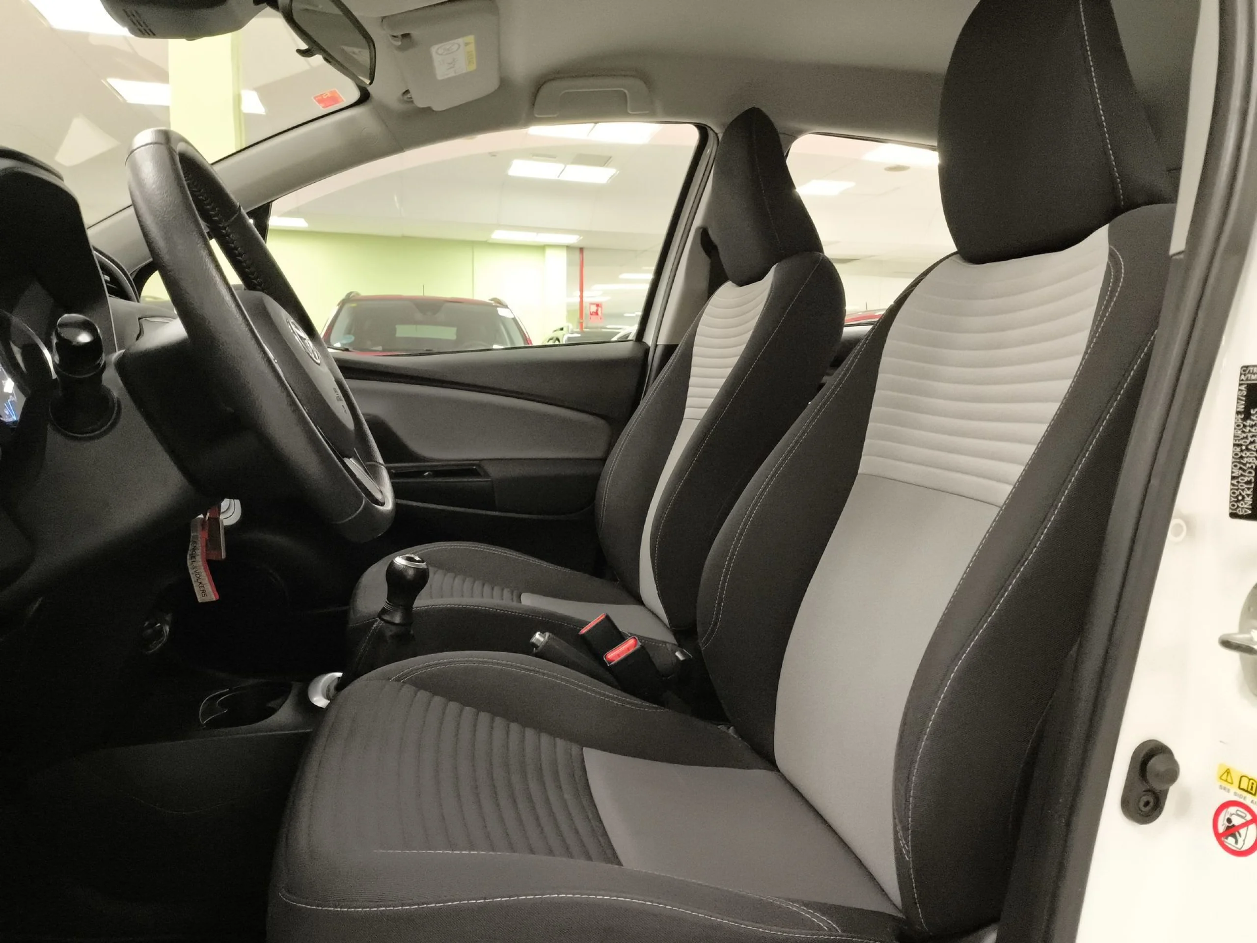 Toyota Yaris 70 Active 51 kW (69 CV) - Foto 11