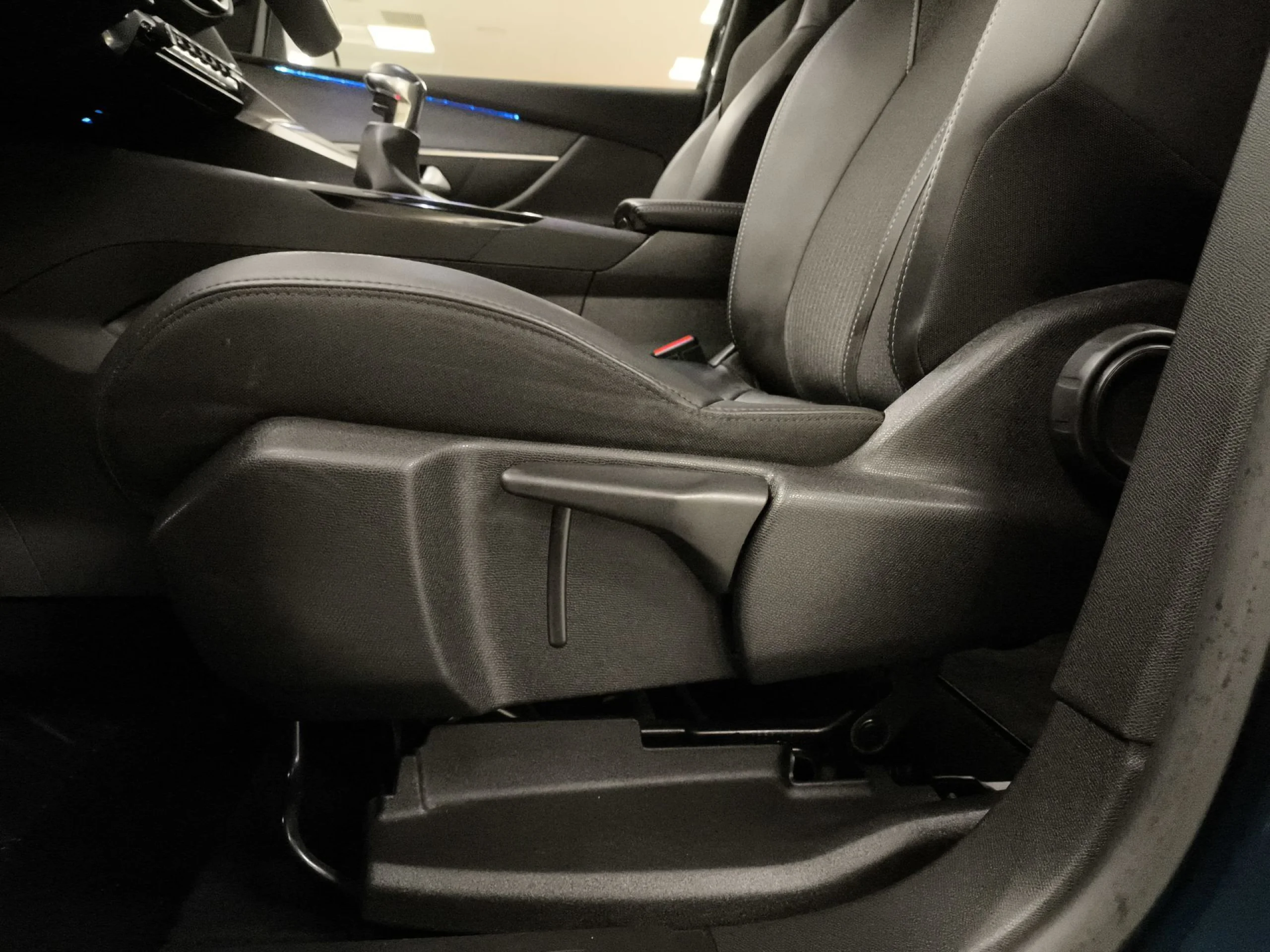 Peugeot 5008 BlueHDI 130 SANDS Allure Pack 96 kW (130 CV) - Foto 9