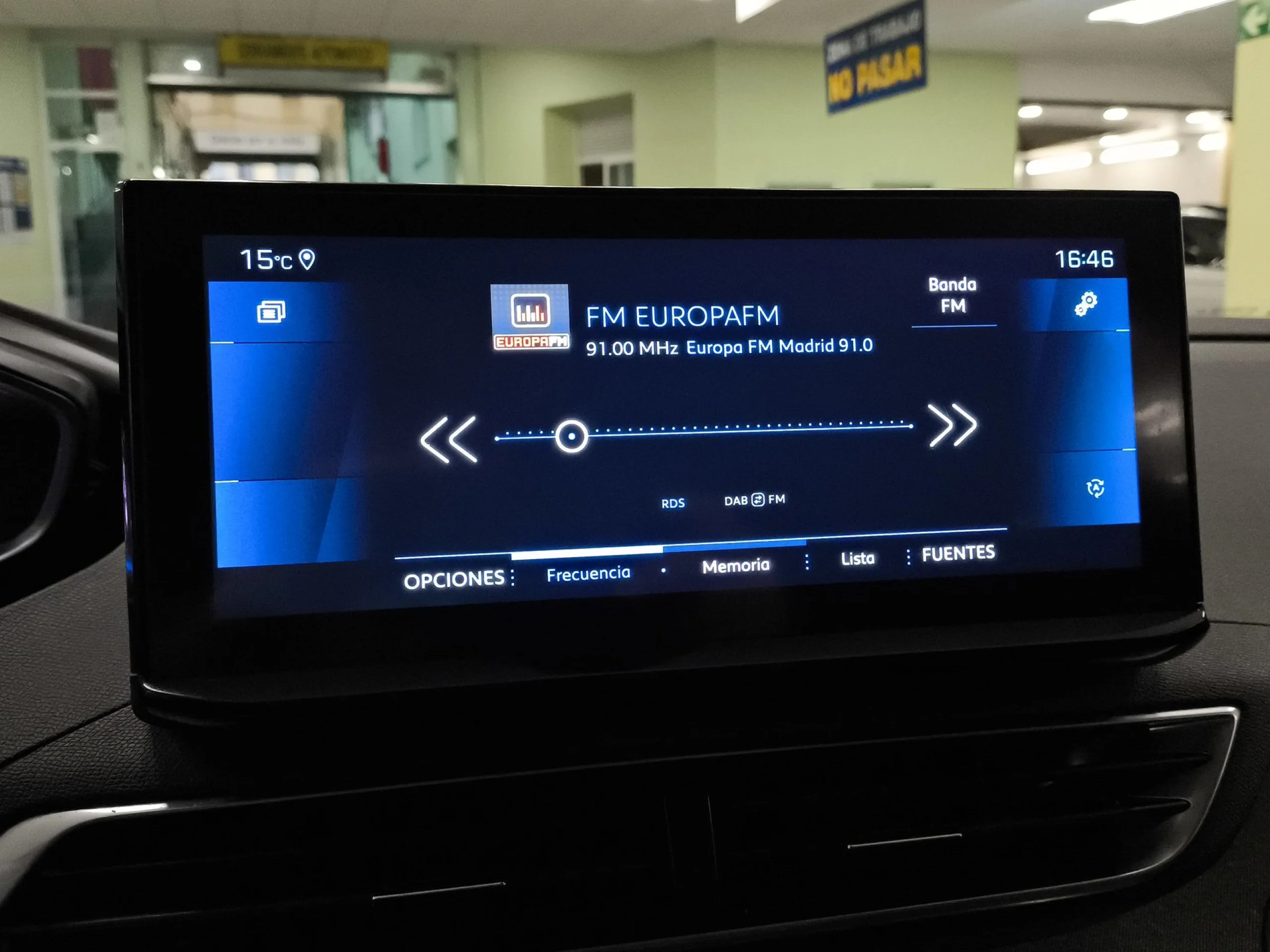 Peugeot 5008 BlueHDI 130 SANDS Allure Pack 96 kW (130 CV) - Foto 15