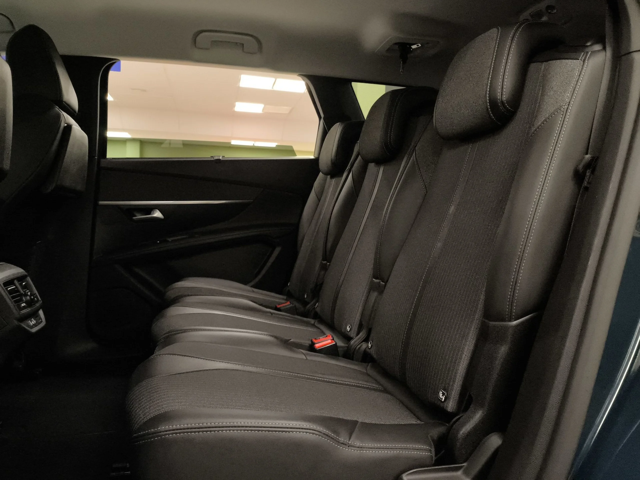 Peugeot 5008 BlueHDI 130 SANDS Allure Pack 96 kW (130 CV) - Foto 22