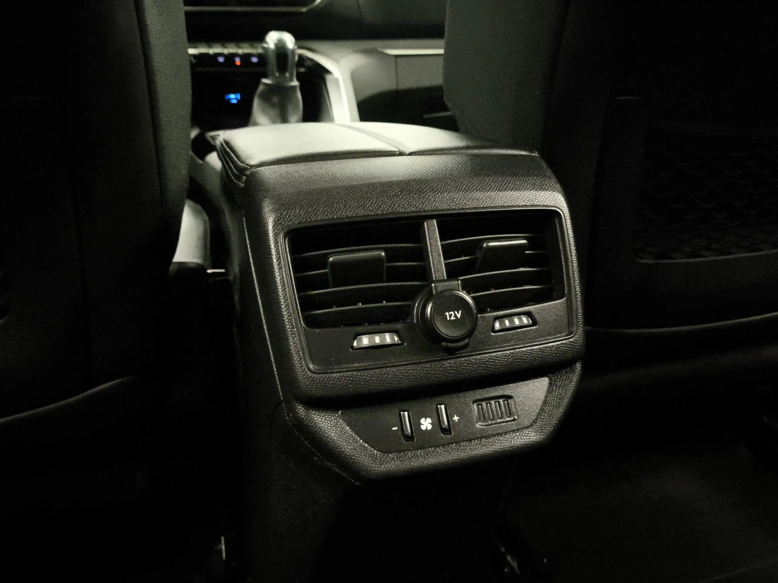 Peugeot 5008 BlueHDI 130 SANDS Allure Pack 96 kW (130 CV) - Foto 23