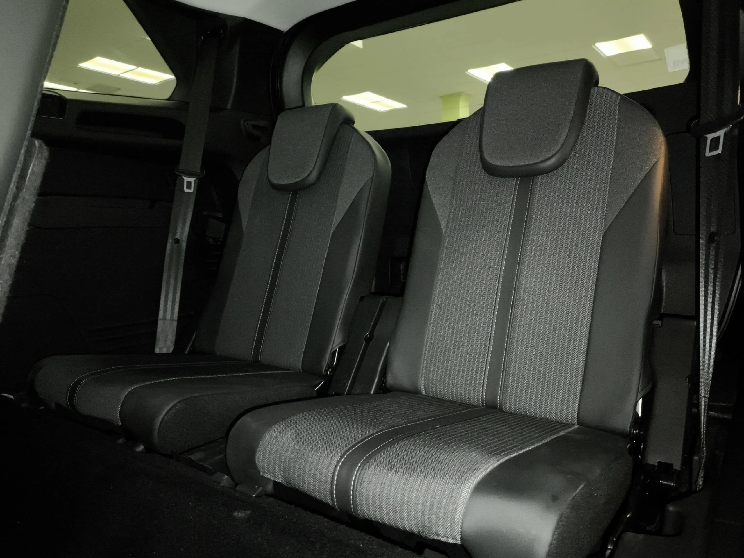 Peugeot 5008 BlueHDI 130 SANDS Allure Pack 96 kW (130 CV) - Foto 24