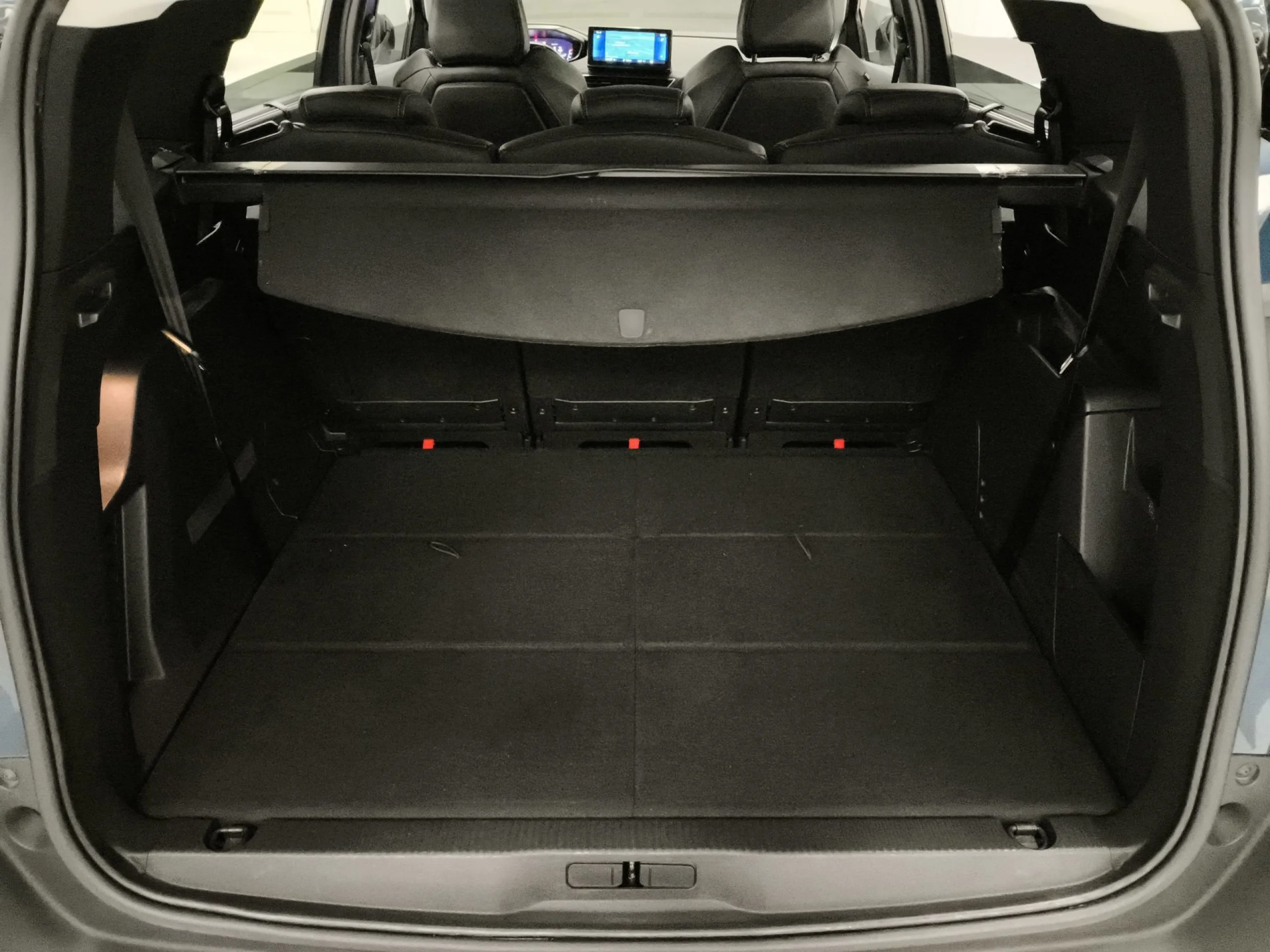 Peugeot 5008 BlueHDI 130 SANDS Allure Pack 96 kW (130 CV) - Foto 25