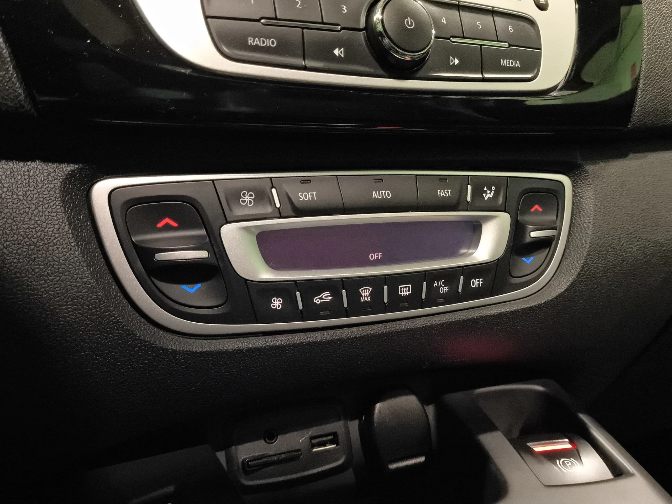 Renault Grand Scenic Bose Energy dCi 96 kW (130 CV) - Foto 19
