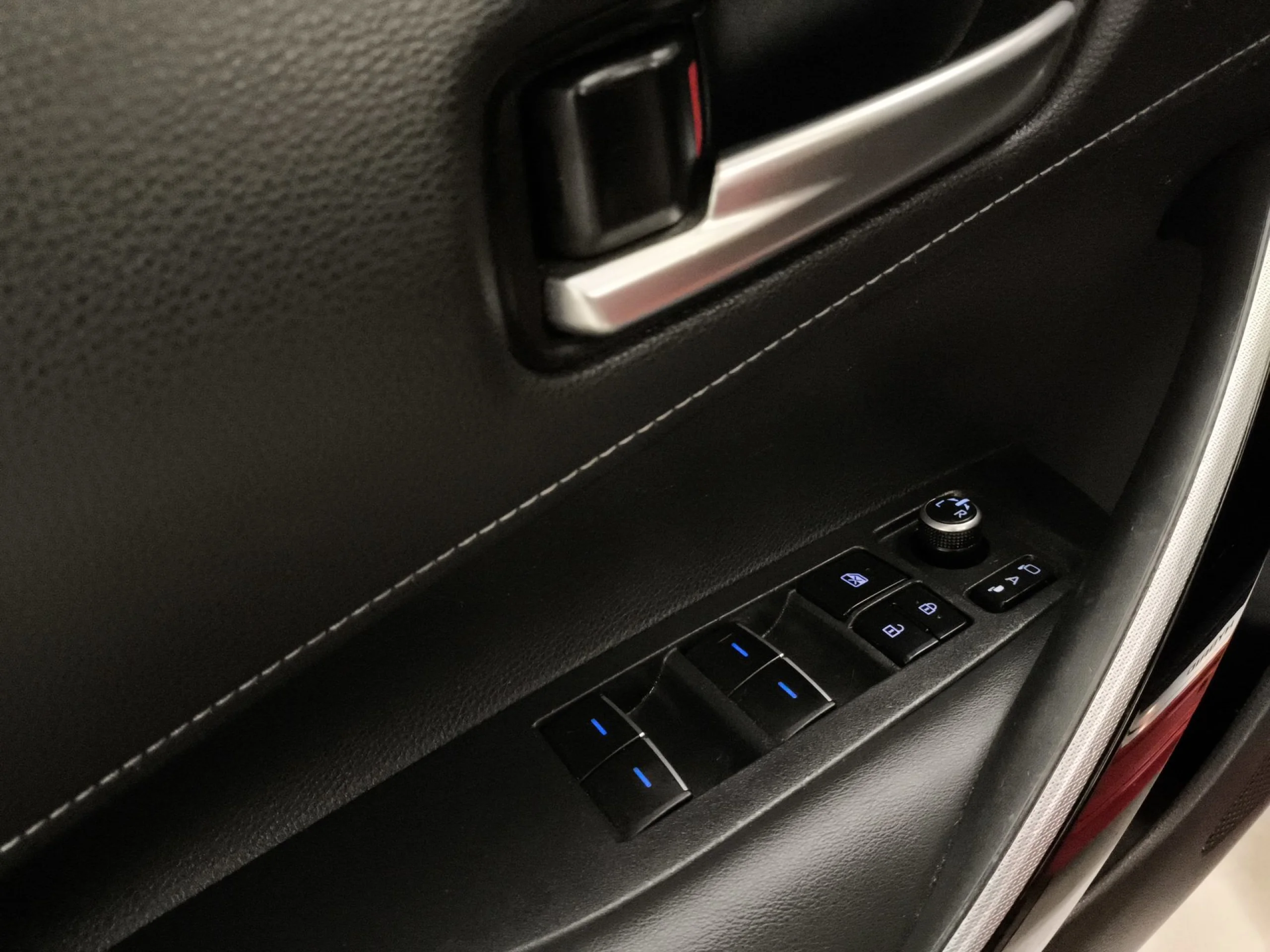 Toyota Corolla 180H FEEL! E-CVT 132 kW (180 CV) - Foto 10