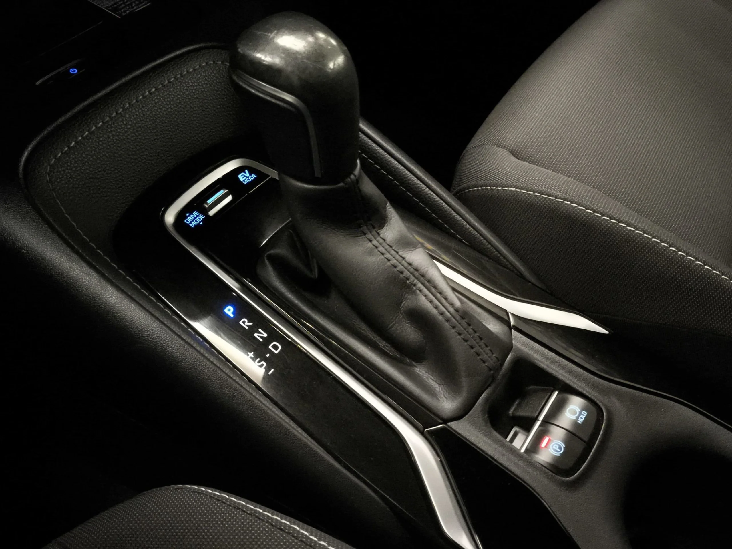 Toyota Corolla 180H FEEL! E-CVT 132 kW (180 CV) - Foto 20