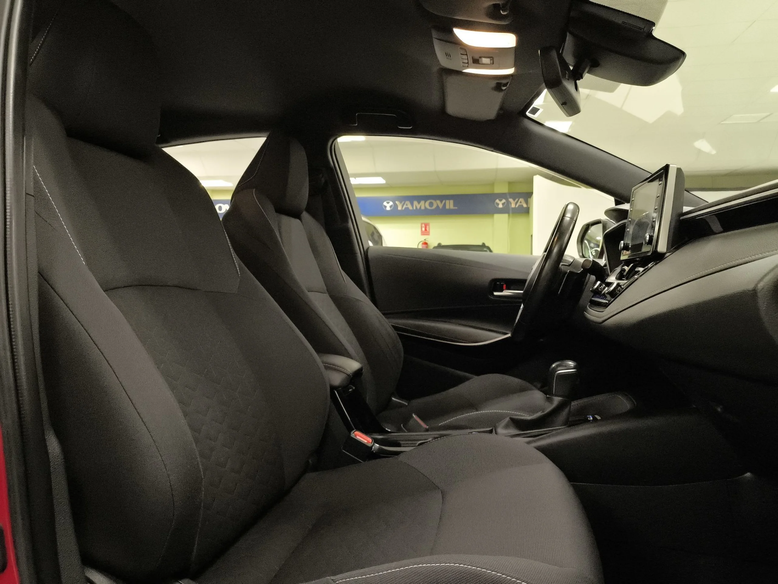 Toyota Corolla 180H FEEL! E-CVT 132 kW (180 CV) - Foto 24