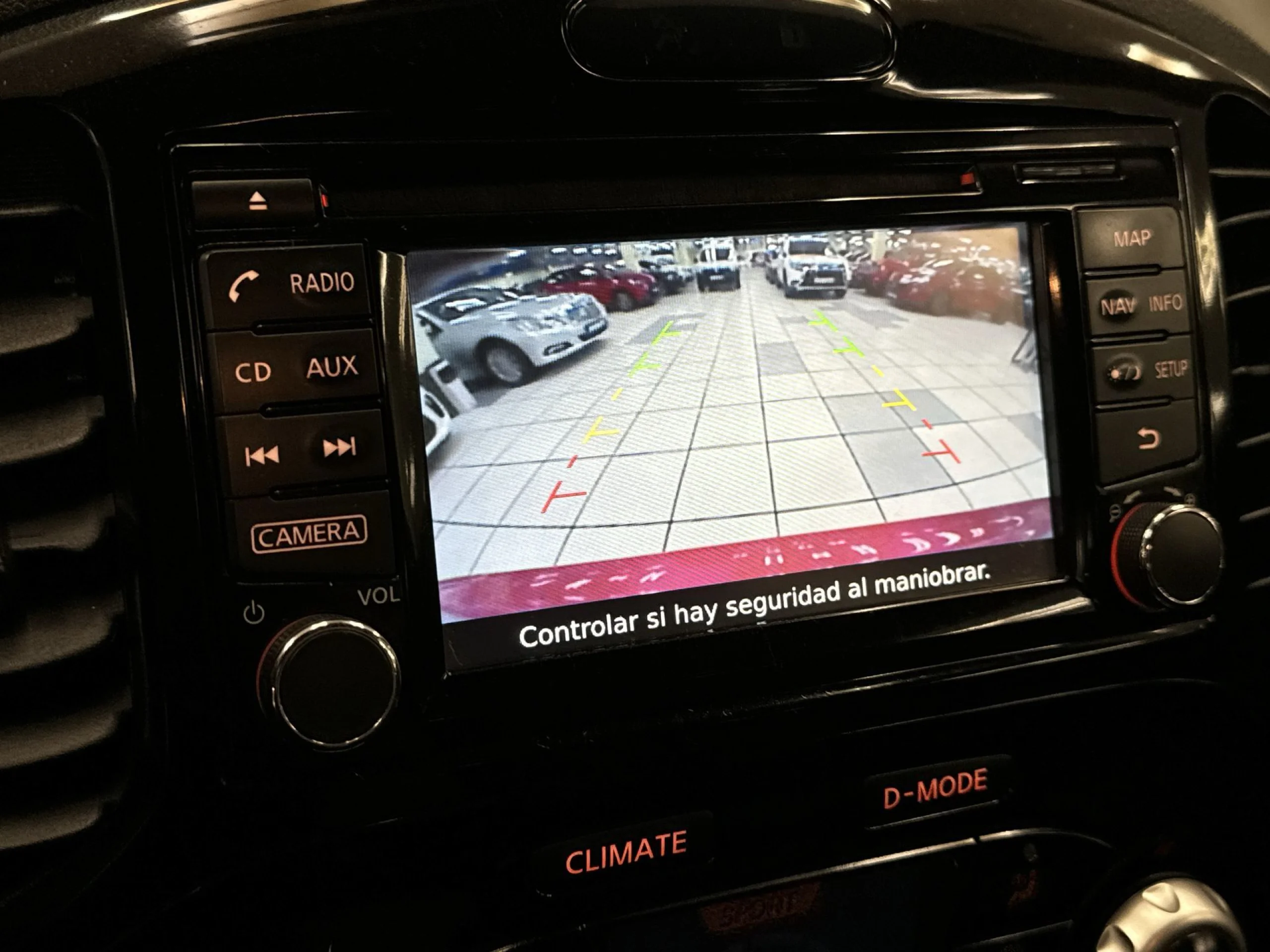 Nissan Juke 1.5dCi Acenta 4x2 81 kW (110 CV) - Foto 14
