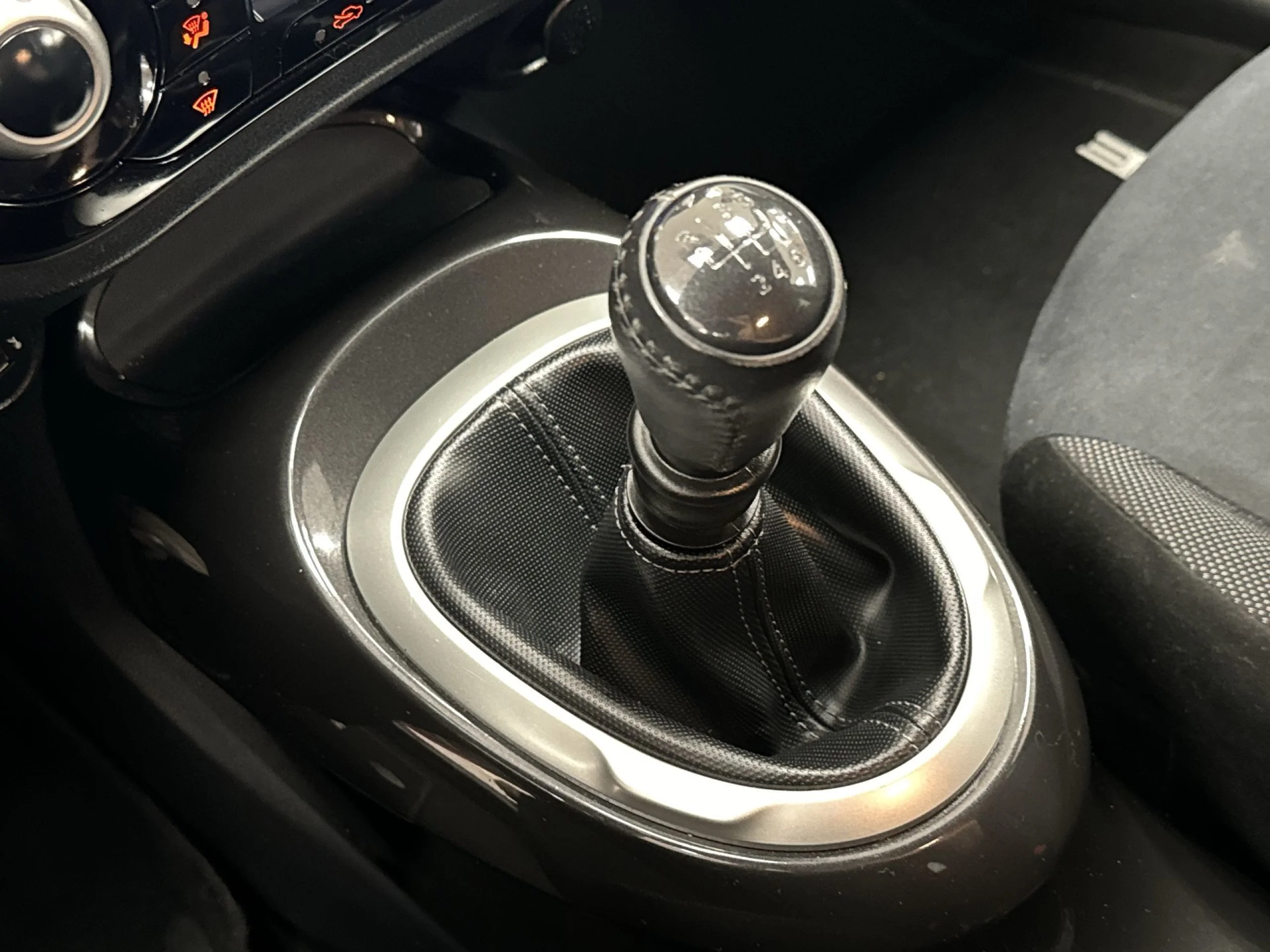 Nissan Juke 1.5dCi Acenta 4x2 81 kW (110 CV) - Foto 17