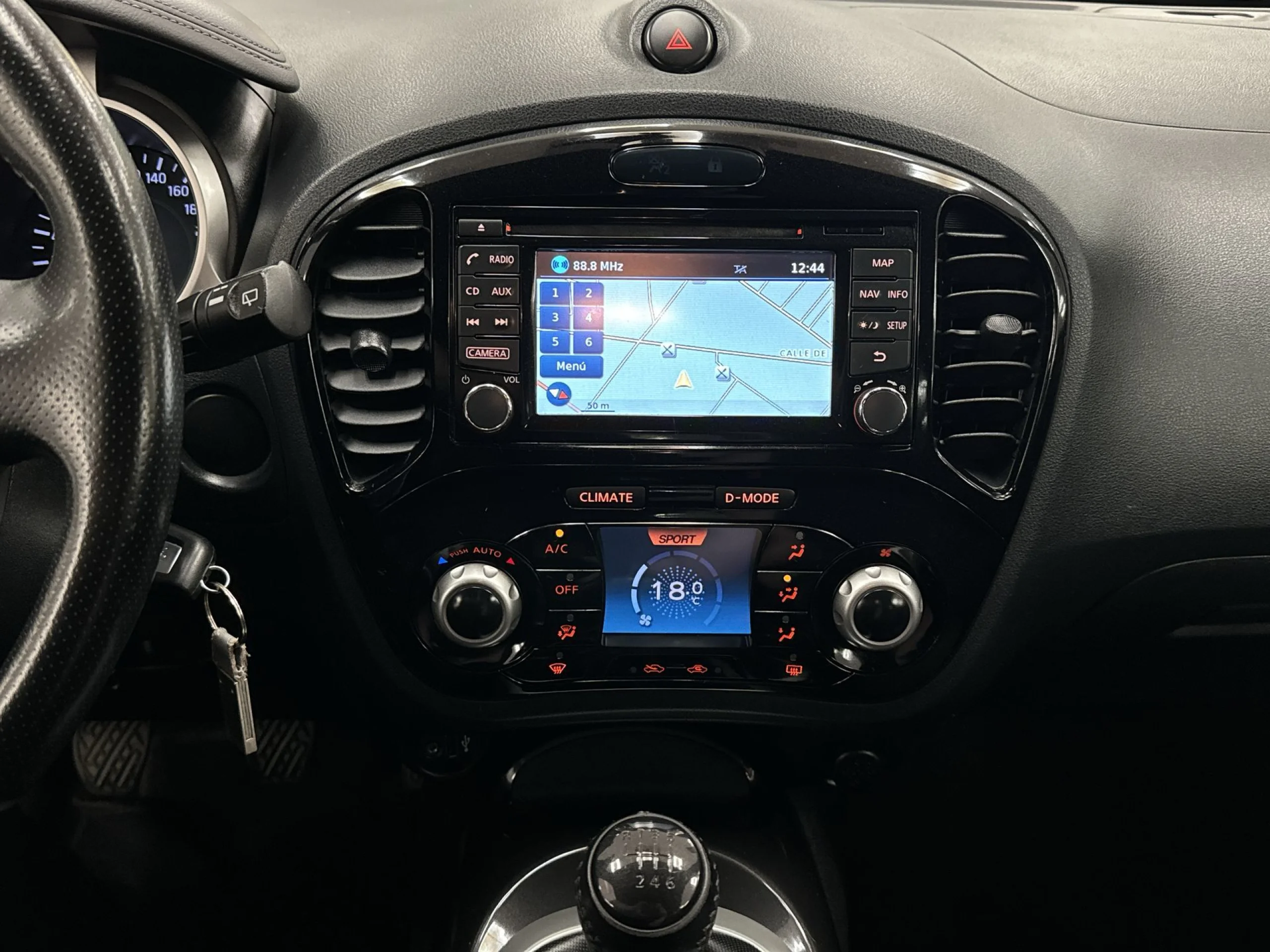 Nissan Juke 1.5dCi Acenta 4x2 81 kW (110 CV) - Foto 18