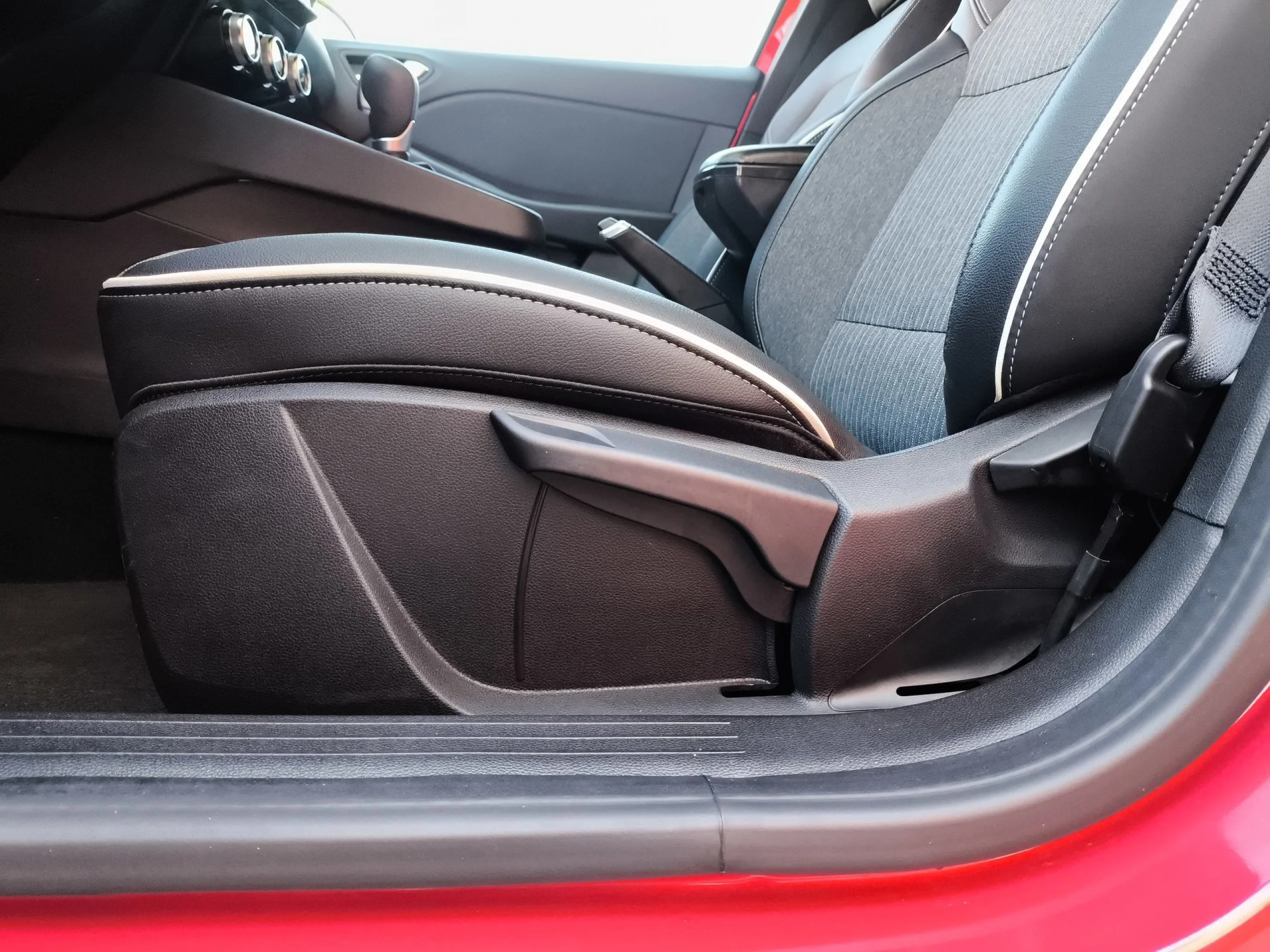 Renault Clio Zen E-Tech Híbrido 103 kW (140 CV) - Foto 9