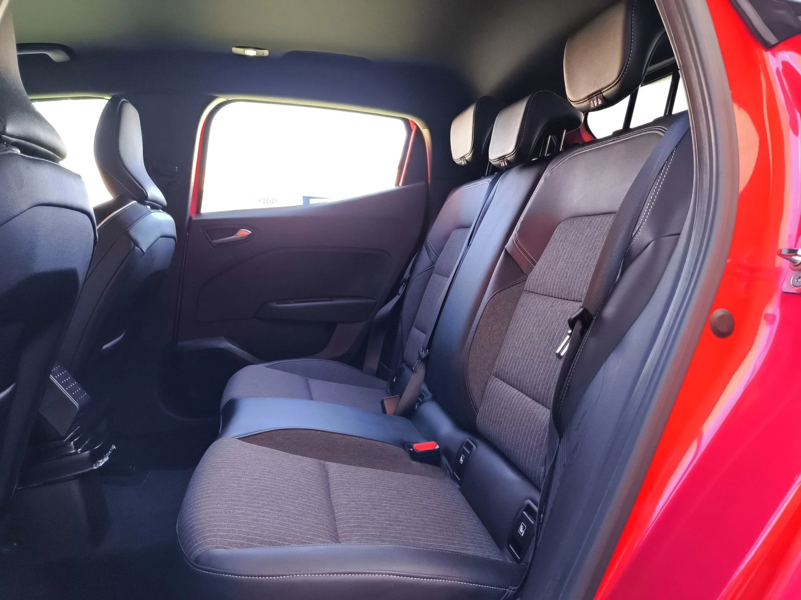 Renault Clio Zen E-Tech Híbrido 103 kW (140 CV) - Foto 18