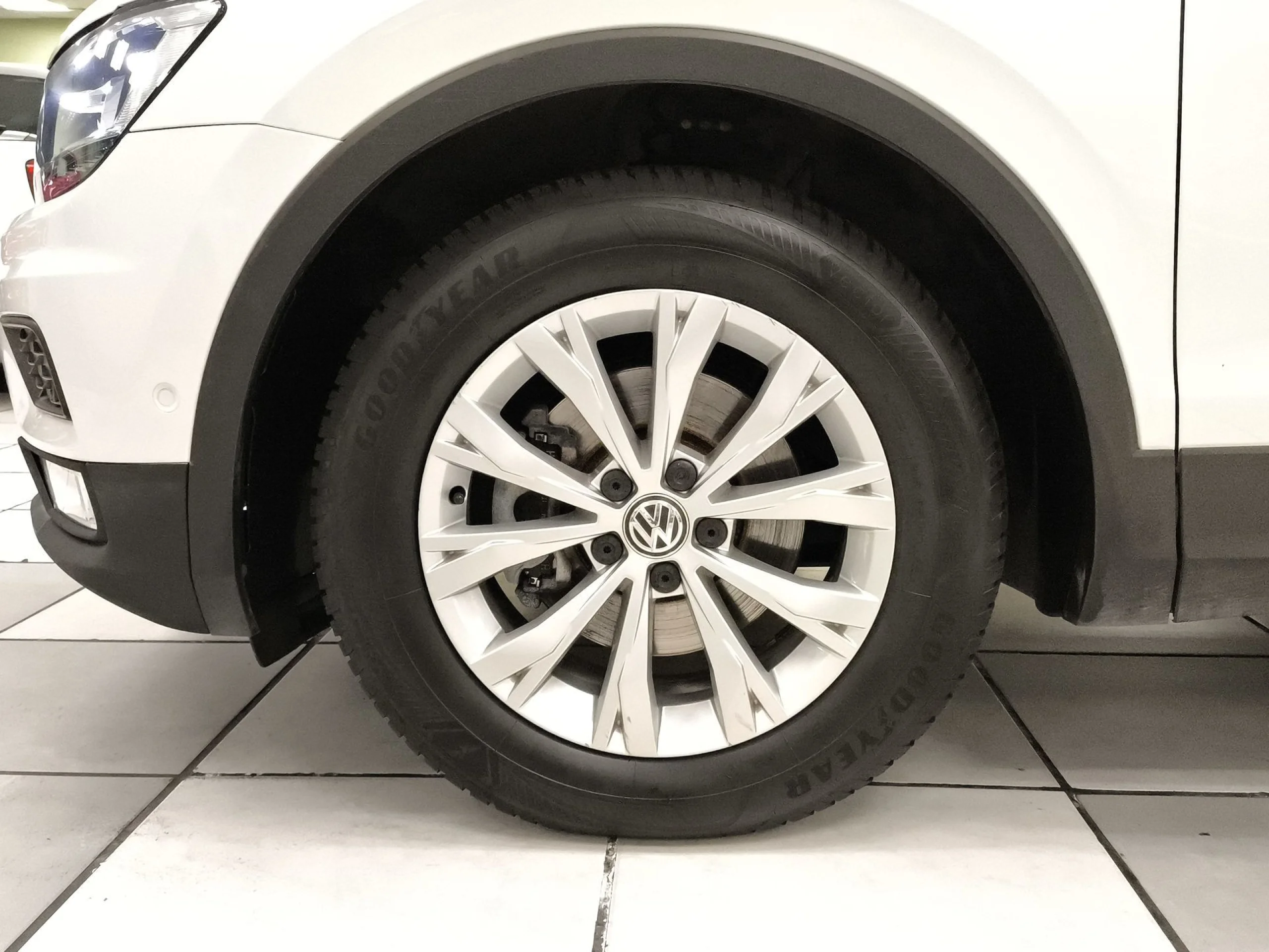 Volkswagen Tiguan Advance 2.0 TDI BMT 110 kW (150 CV) DSG - Foto 7