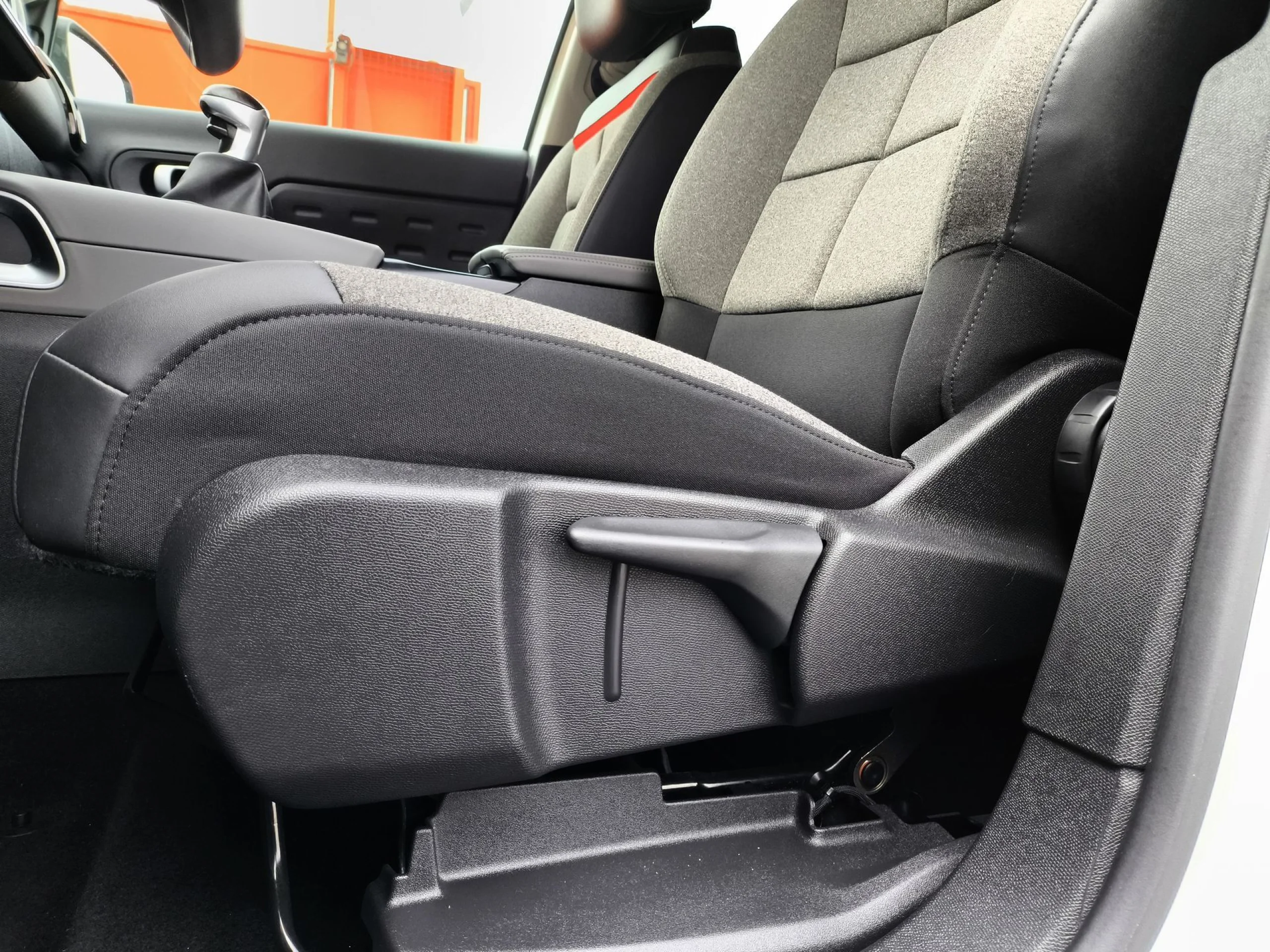 Citroen C5 Aircross PureTech 130 SANDS Feel 96 kW (131 CV) - Foto 8